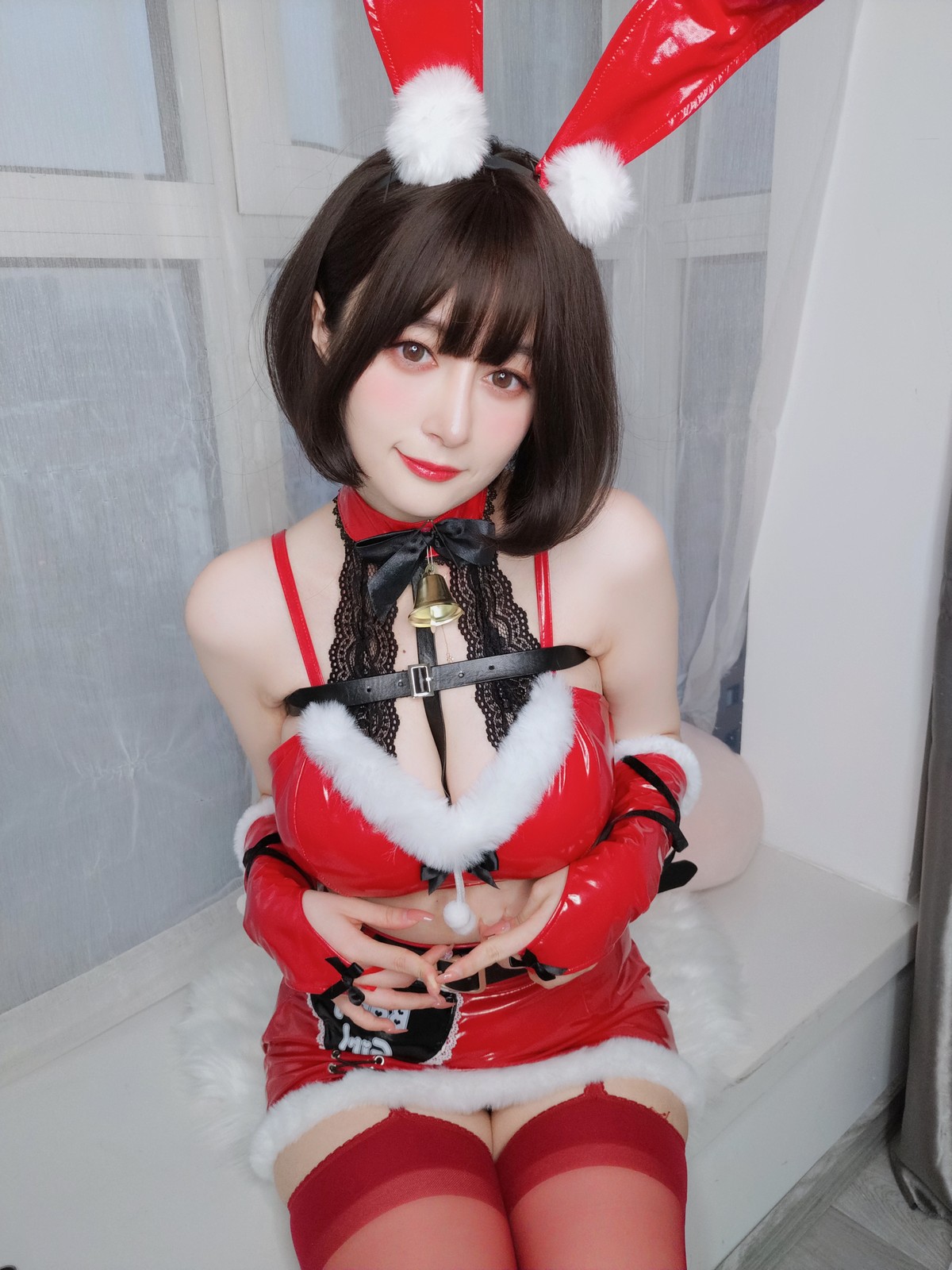 xgyw.top_Coser小姐姐白银81圣诞兔女郎主题性感红色服饰配红丝吊袜秀完美身材诱惑写真99P