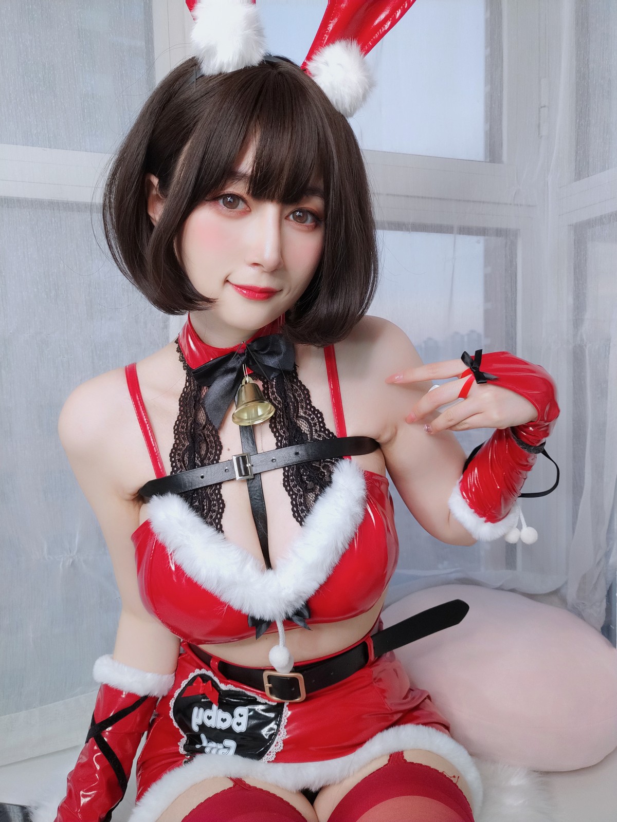 xgyw.top_Coser小姐姐白银81圣诞兔女郎主题性感红色服饰配红丝吊袜秀完美身材诱惑写真99P