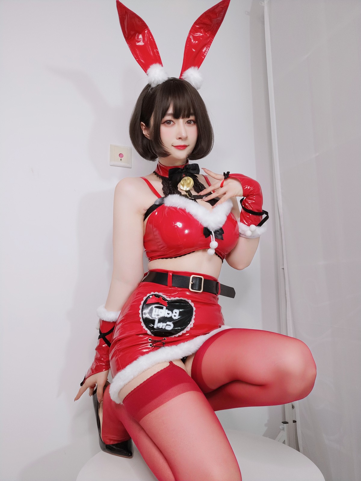 xgyw.top_Coser小姐姐白银81圣诞兔女郎主题性感红色服饰配红丝吊袜秀完美身材诱惑写真99P