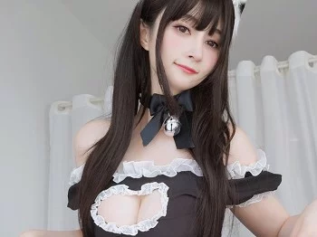 Coser大姐姐白银81猫耳女佣主题私人半撩露骚扰蕾丝内裤蕾丝吊袜极致骚扰写真51P