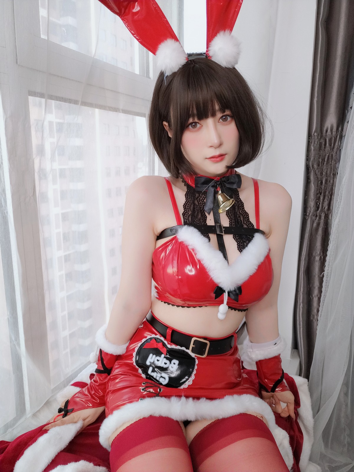 xgyw.top_Coser小姐姐白银81圣诞兔女郎主题性感红色服饰配红丝吊袜秀完美身材诱惑写真99P