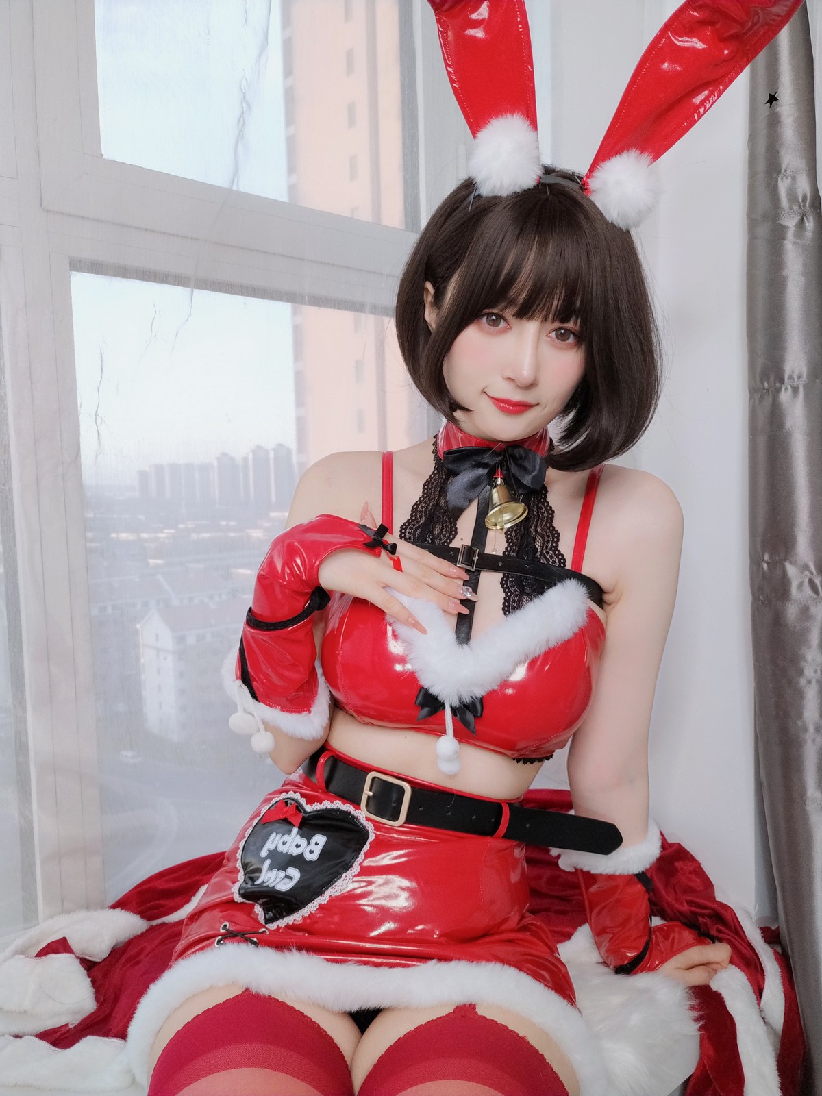 xgyw.top_Coser小姐姐白银81圣诞兔女郎主题性感红色服饰配红丝吊袜秀完美身材诱惑写真99P