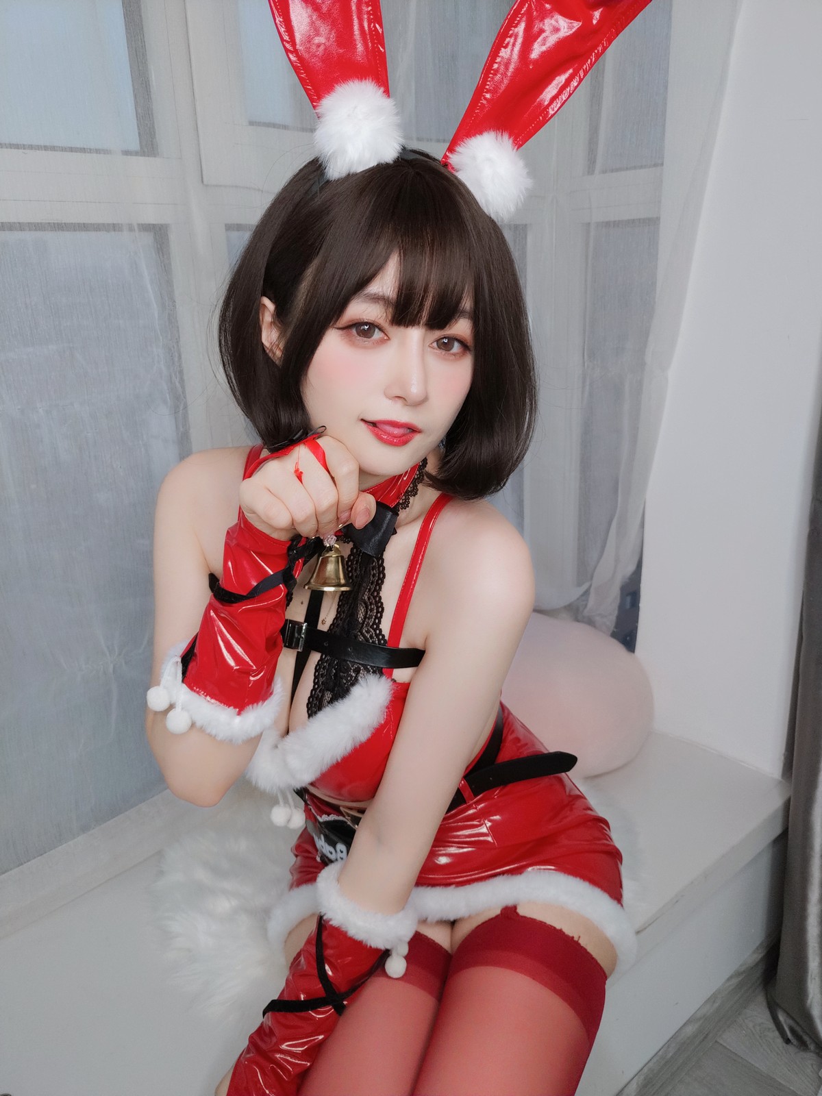 xgyw.top_Coser小姐姐白银81圣诞兔女郎主题性感红色服饰配红丝吊袜秀完美身材诱惑写真99P
