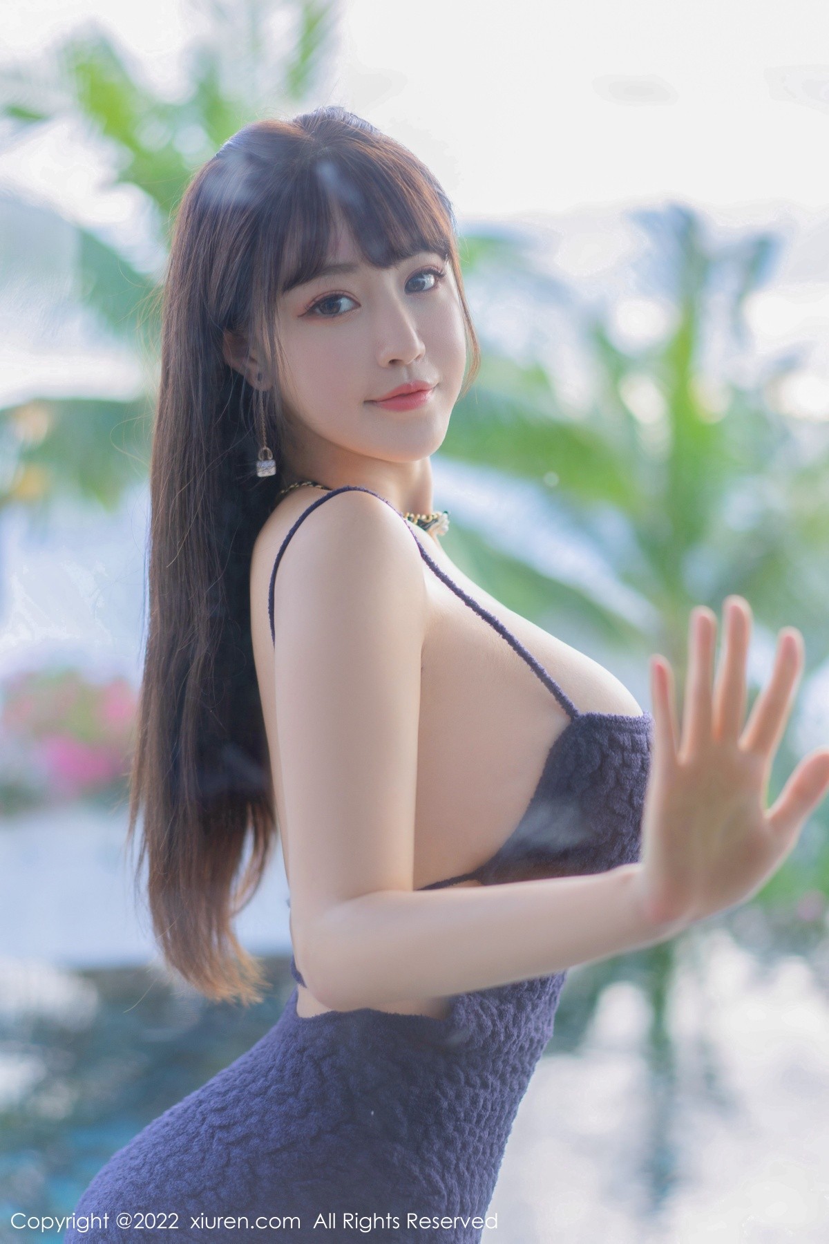 xgyw.top_XiuRen第4561期_女神朱可儿Flora三亚旅拍深色低胸吊带长裙露丰满身材诱惑写真58P