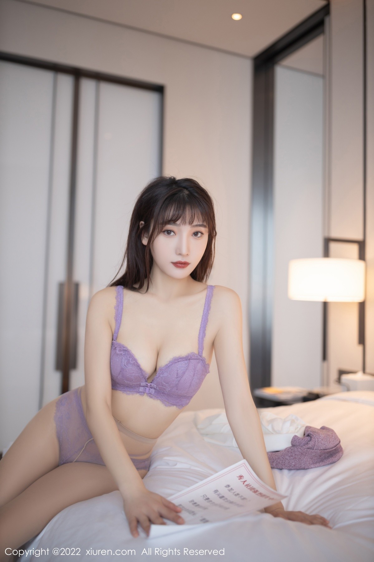xgyw.top_[XiuRen秀人网]No.4570_模特陆萱萱角色扮演主题紫色上衣半脱露紫色内衣撩人诱惑写真79P