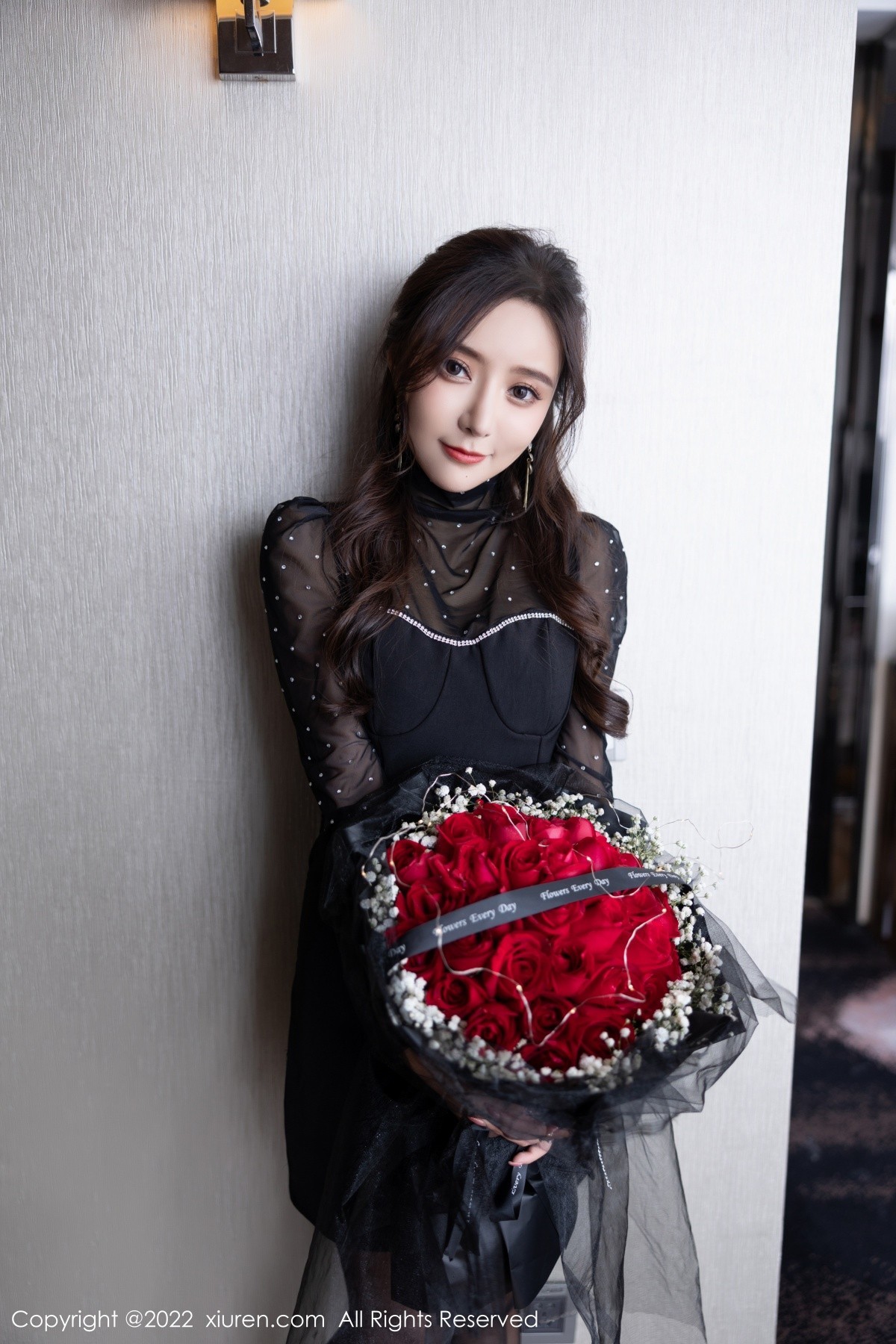 xgyw.top_XiuRen第4574期_女神王馨瑶yanni室内场景黑色轻透服饰 红色情趣内衣诱惑写真64P