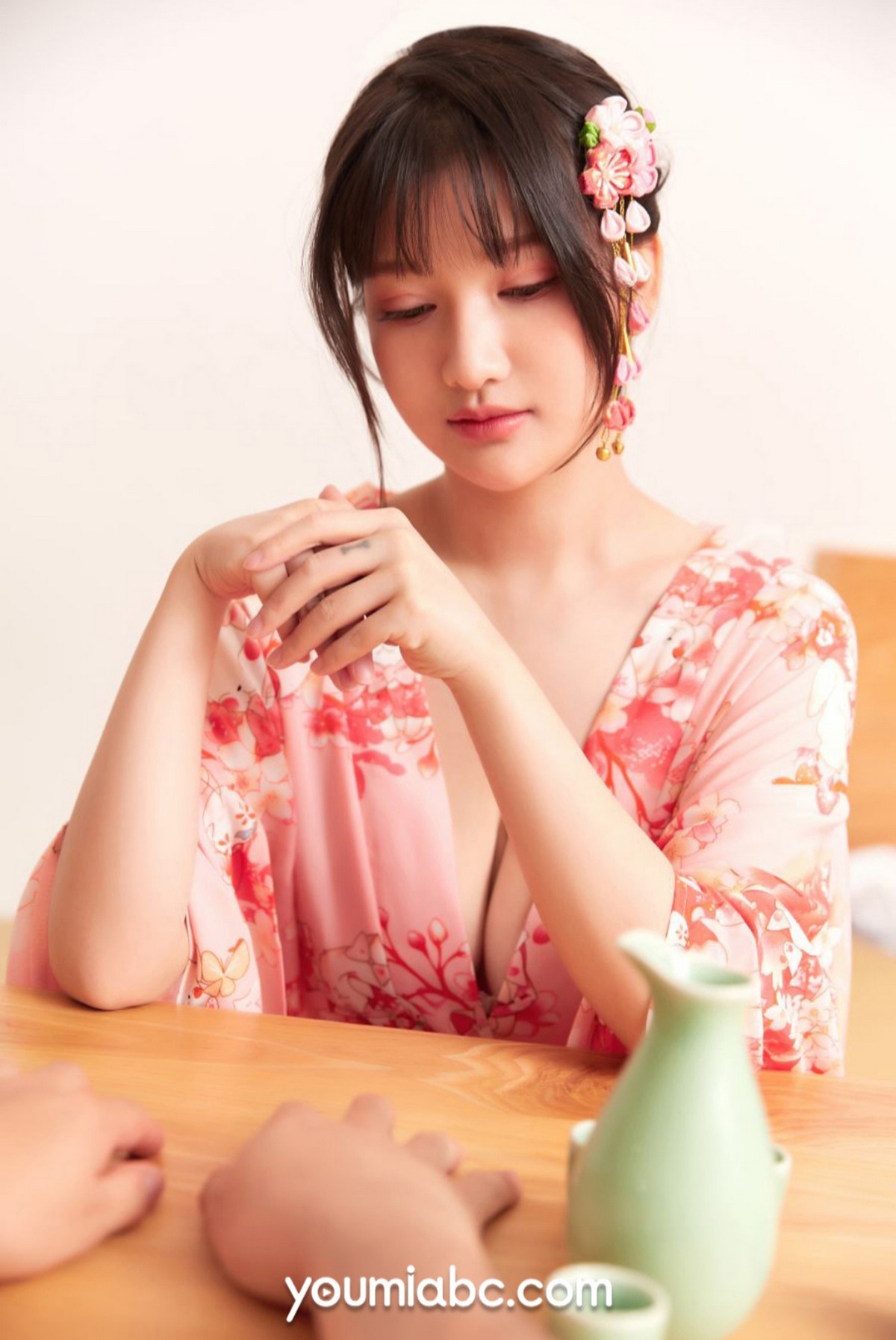 xgyw.top_[YouMi尤蜜]Vol.781_模特尹兒房间叙旧主题性感日系和服半脱秀丰满身材诱惑写真53P