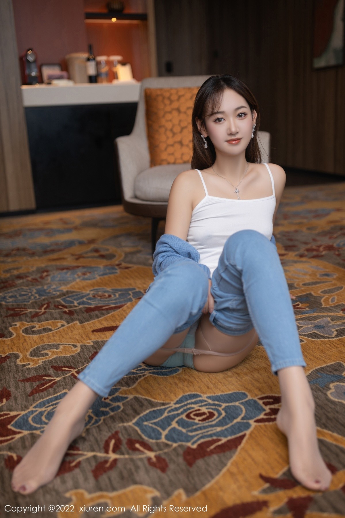 xgyw.top_XiuRen第4582期_模特唐安琪小学妹角色扮演轻透白色上衣配牛仔裤性感迷人写真73P