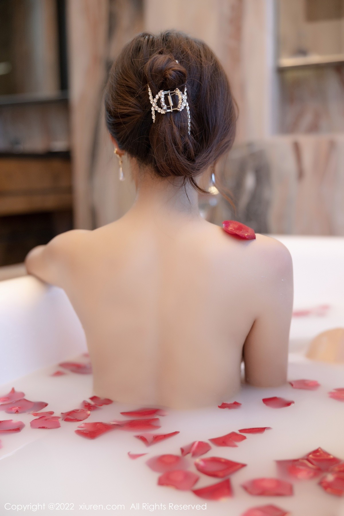 xgyw.top_XiuRen第4581期_女神王馨瑶yanni户外性感蓝色长裙 浴室轻透服饰完美诱惑写真81P