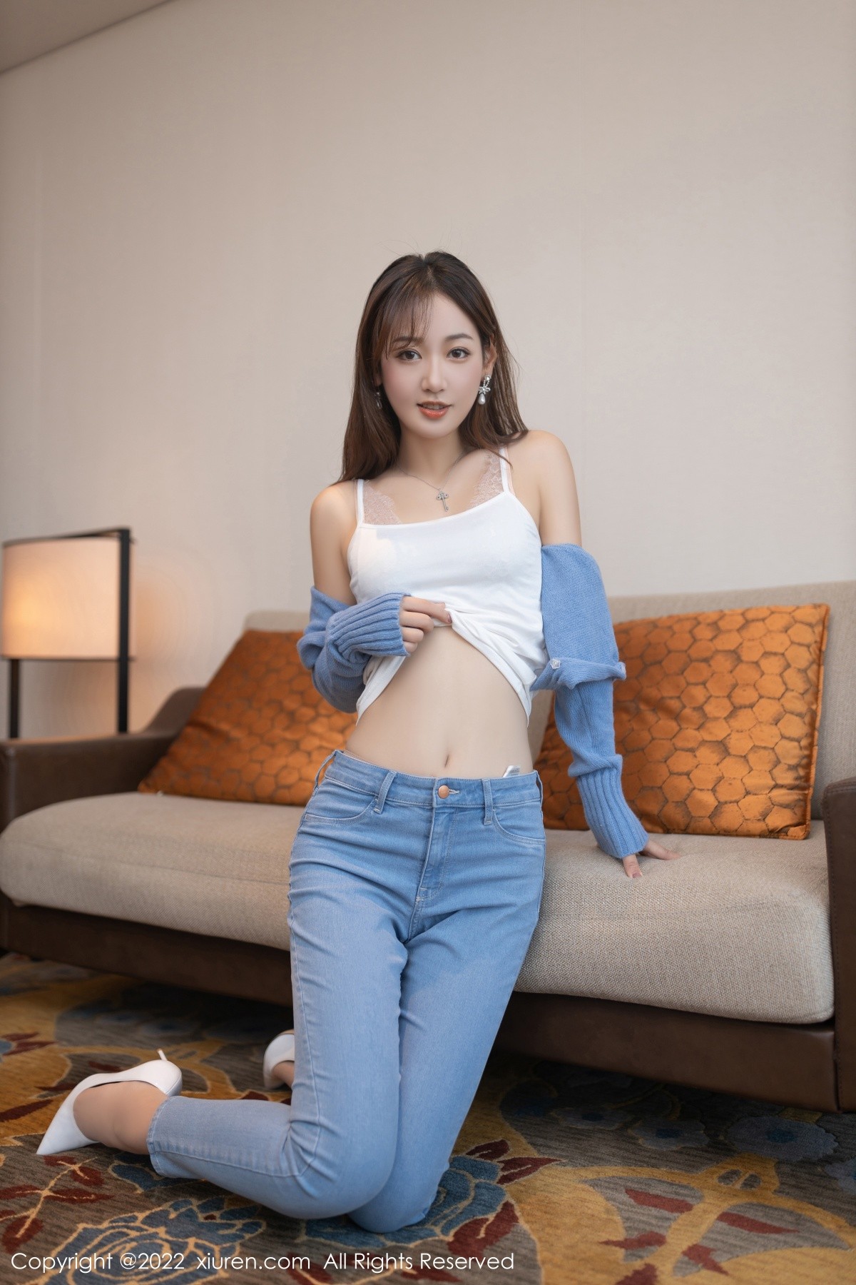 xgyw.top_XiuRen第4582期_模特唐安琪小学妹角色扮演轻透白色上衣配牛仔裤性感迷人写真73P