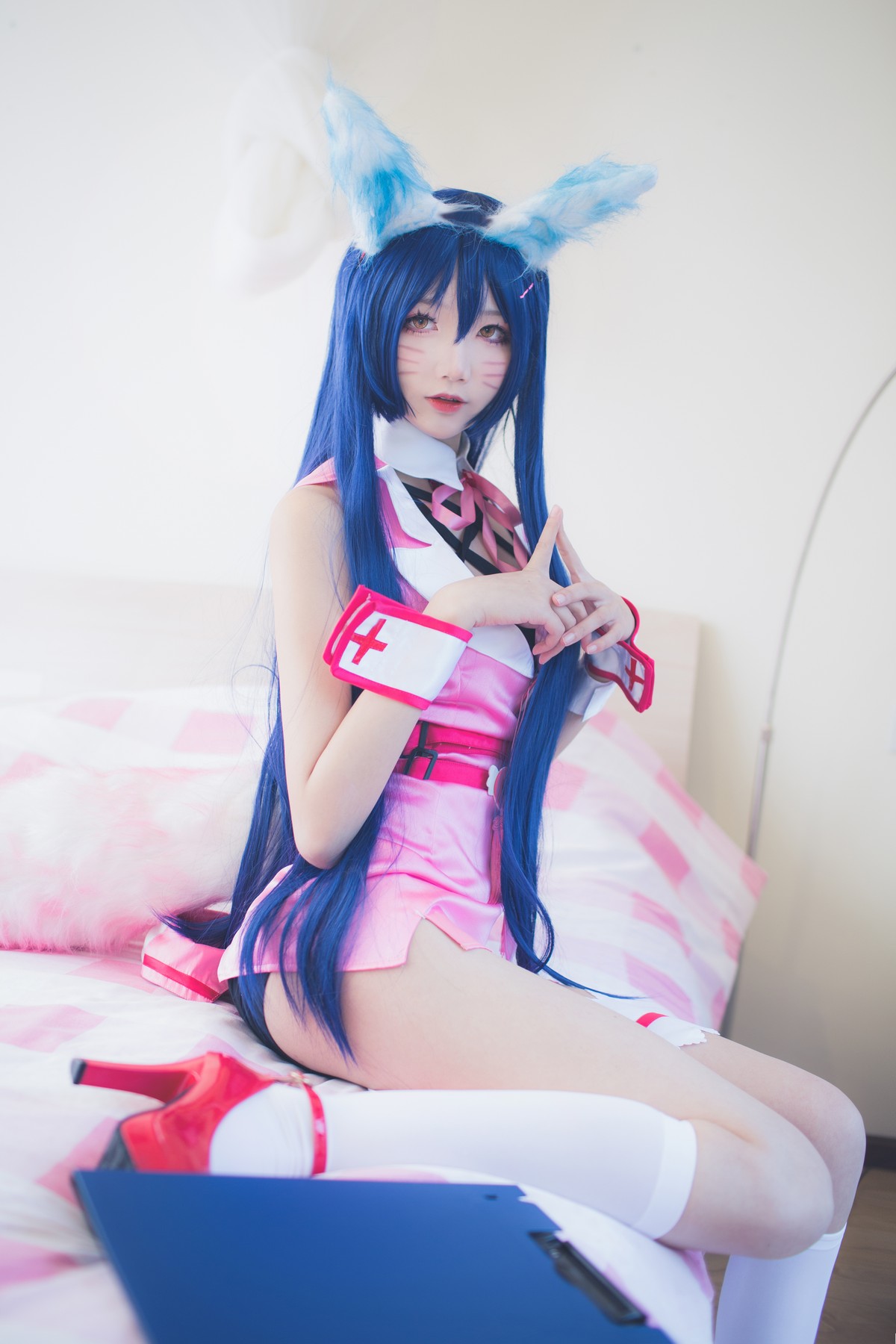 xgyw.top_清纯少女五更百鬼阿狸护士服主题私房性感护士装配白丝腿袜秀美腿诱惑写真37P