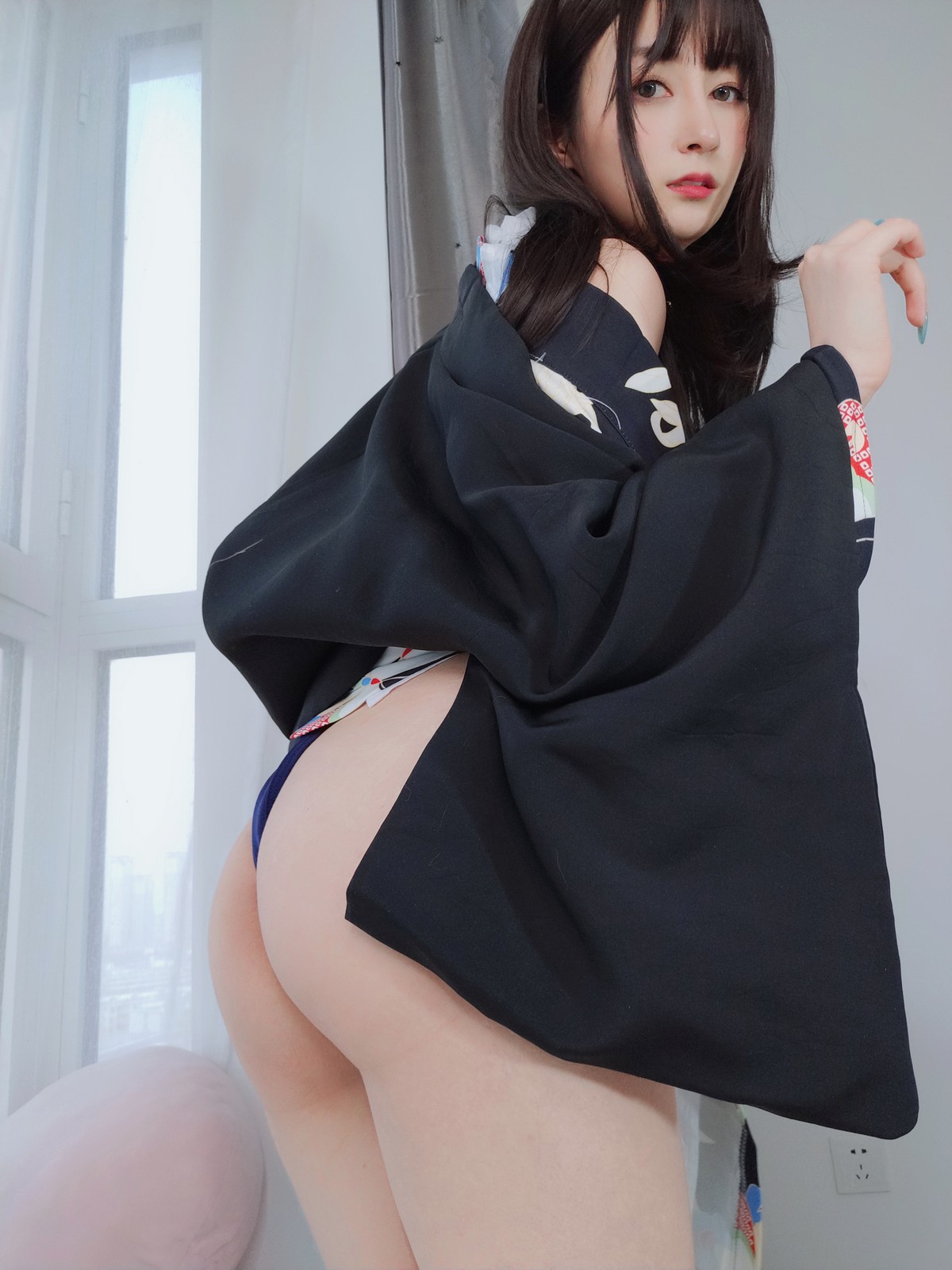 xgyw.top_Coser小姐姐白银和服下的秘密主题私房性感和服半撩露情趣内裤撩人诱惑写真64P