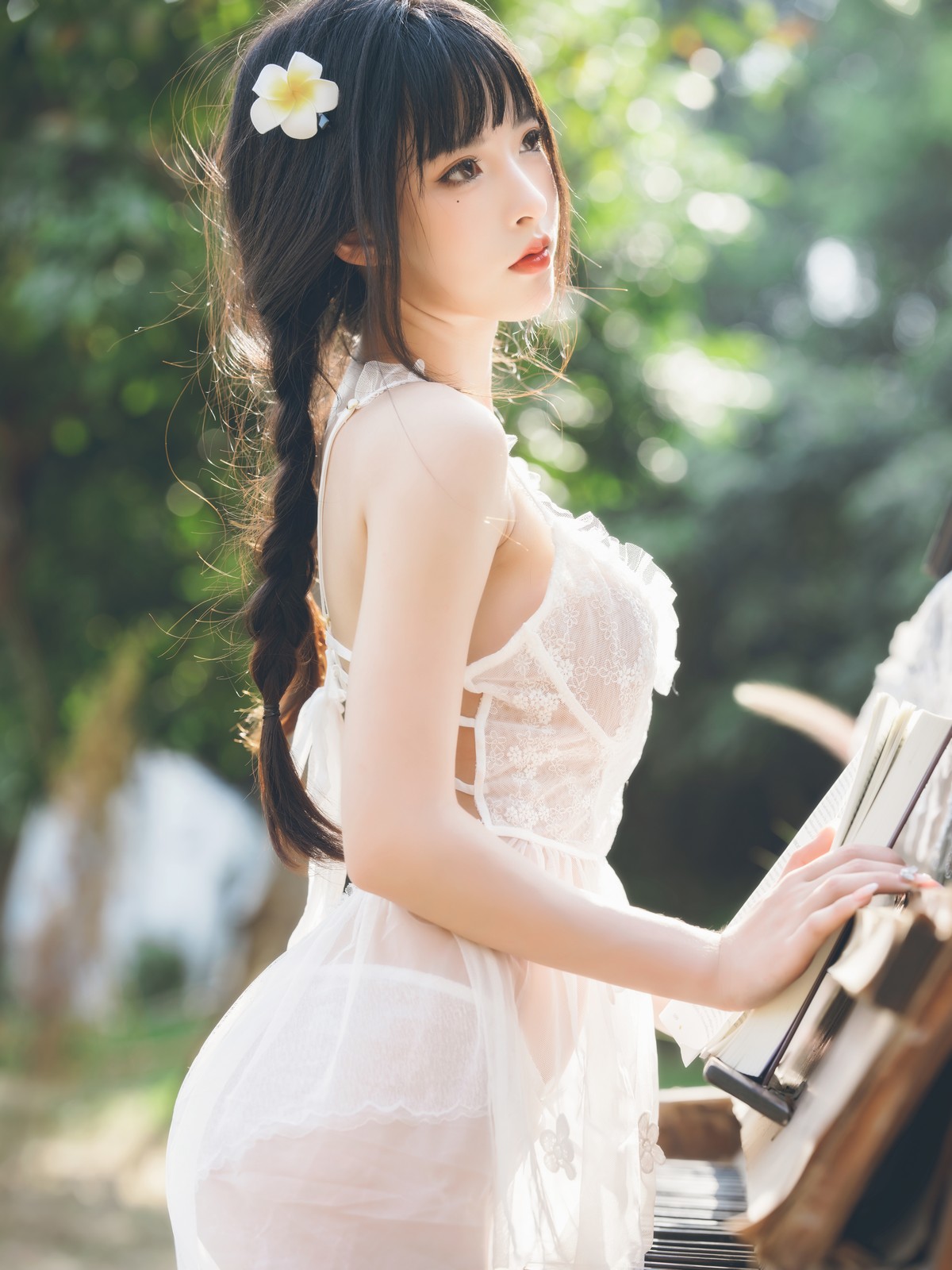xgyw.top_性感尤物清水由乃田园蕾丝裙主题户外性感白色薄纱裙透视秀完美身材诱惑写真66P
