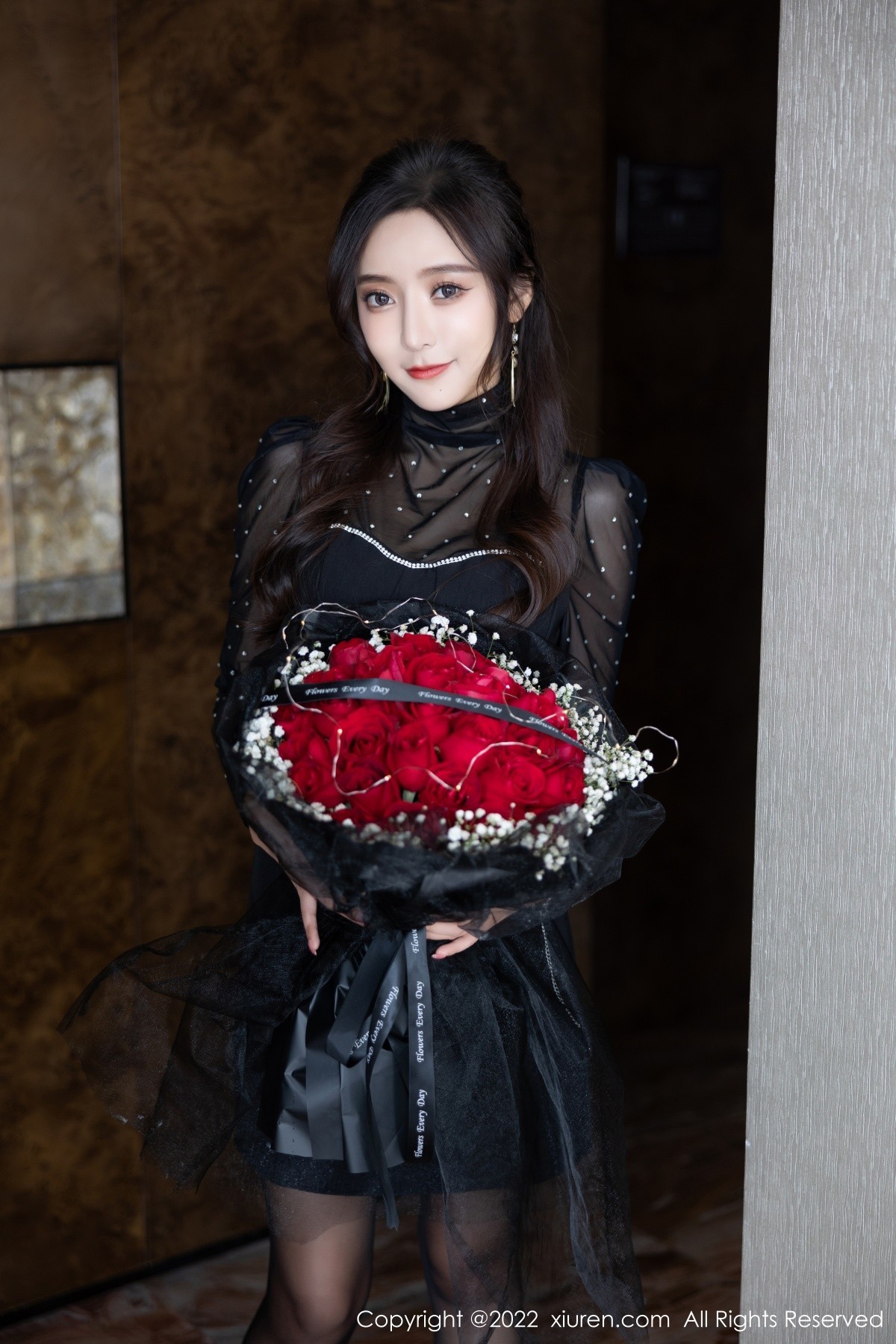 xgyw.top_XiuRen第4574期_女神王馨瑶yanni室内场景黑色轻透服饰 红色情趣内衣诱惑写真64P