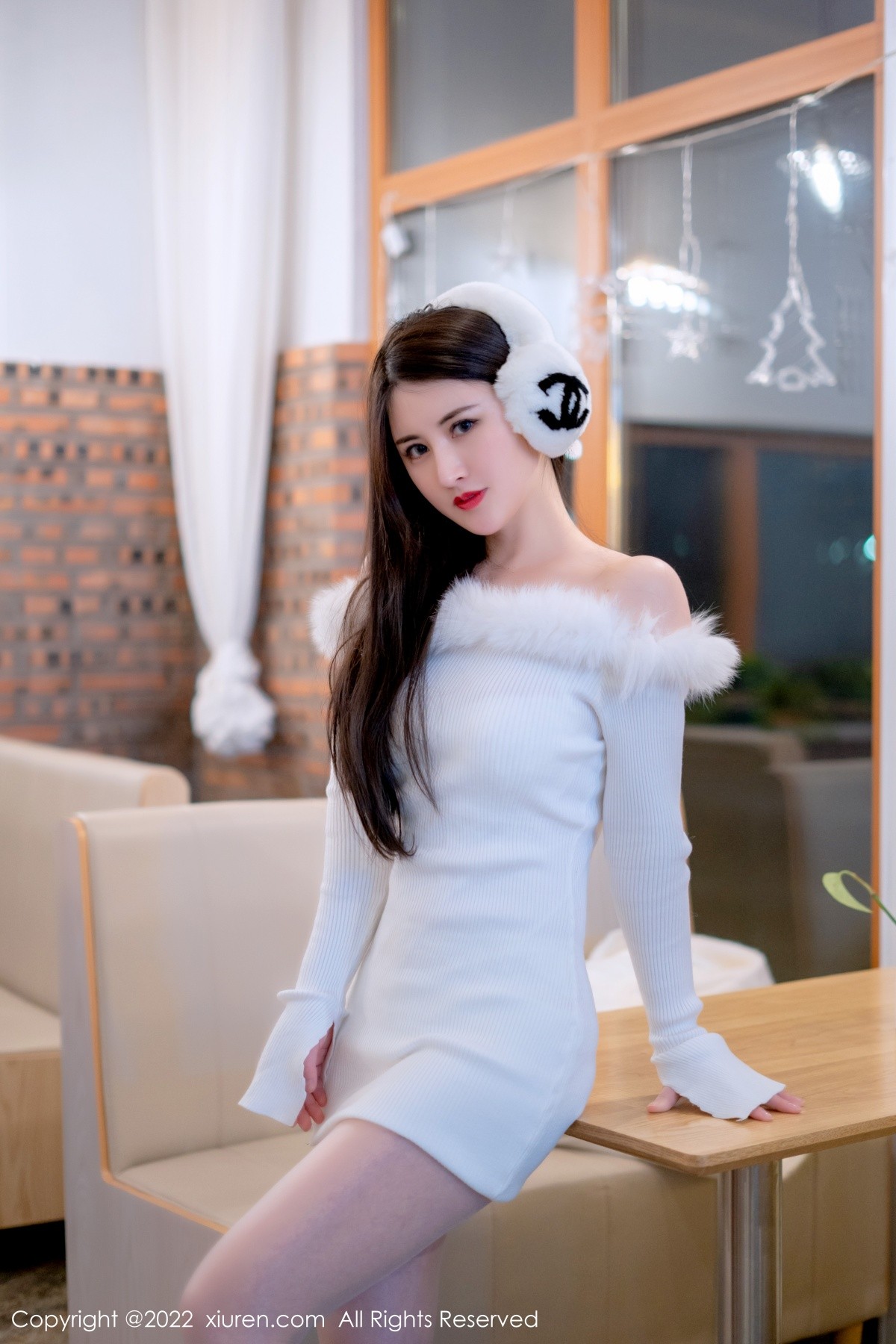 xgyw.top_XiuRen第4578期_模特诗诗kiki私房脱性感白色毛外套露蕾丝内衣秀翘臀诱惑写真57P