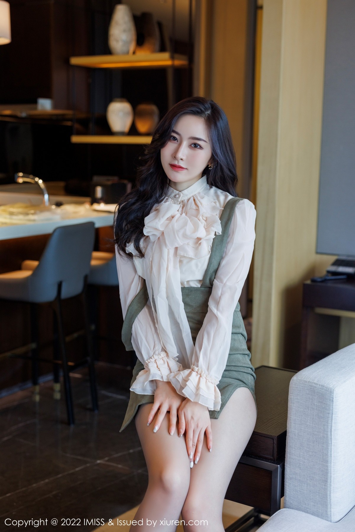 xgyw.top_[IMISS爱蜜社]Vol.664_气质美女Vanessa脱典雅白色服饰露蕾丝内衣原色丝袜诱惑写真71P