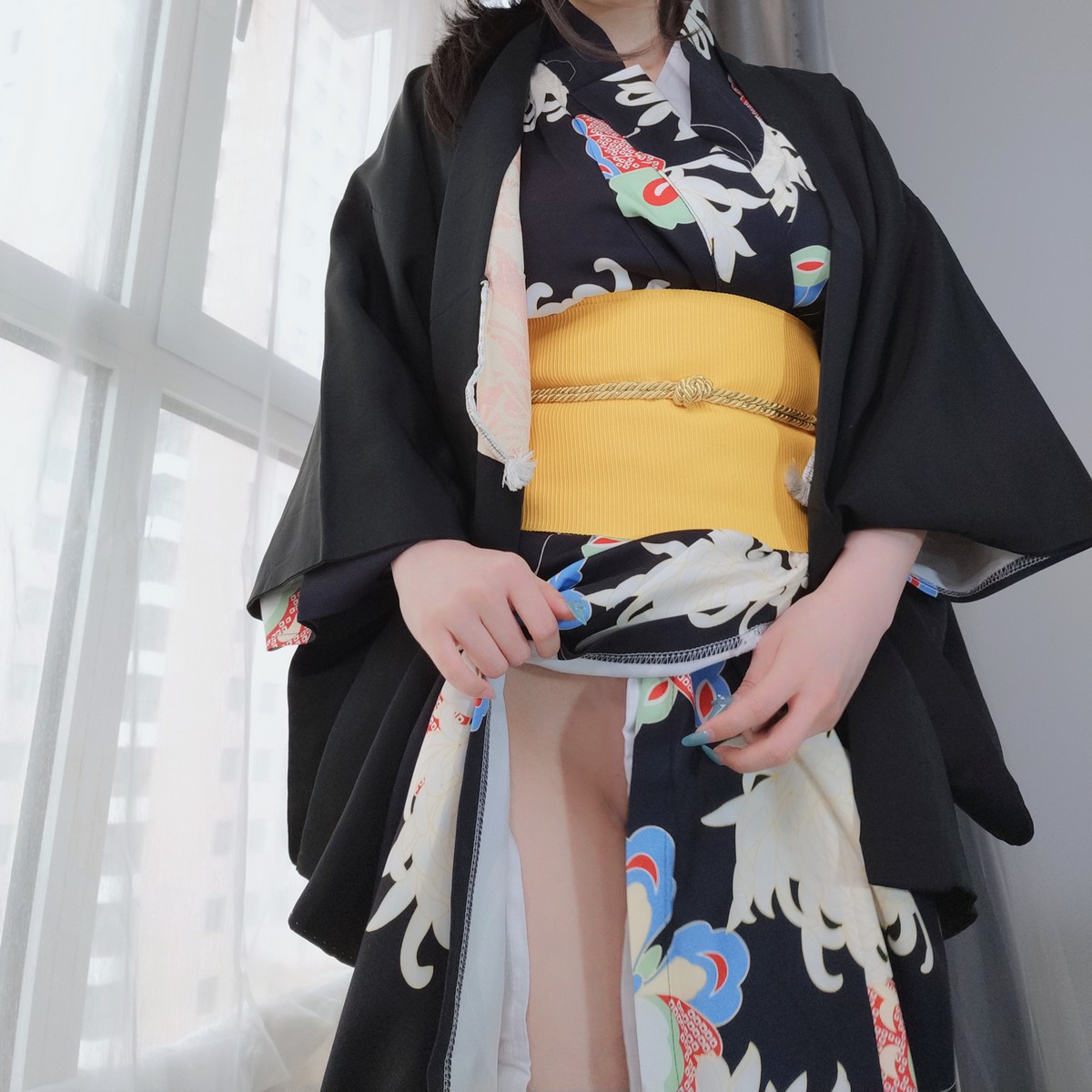 xgyw.top_Coser小姐姐白银和服下的秘密主题私房性感和服半撩露情趣内裤撩人诱惑写真64P