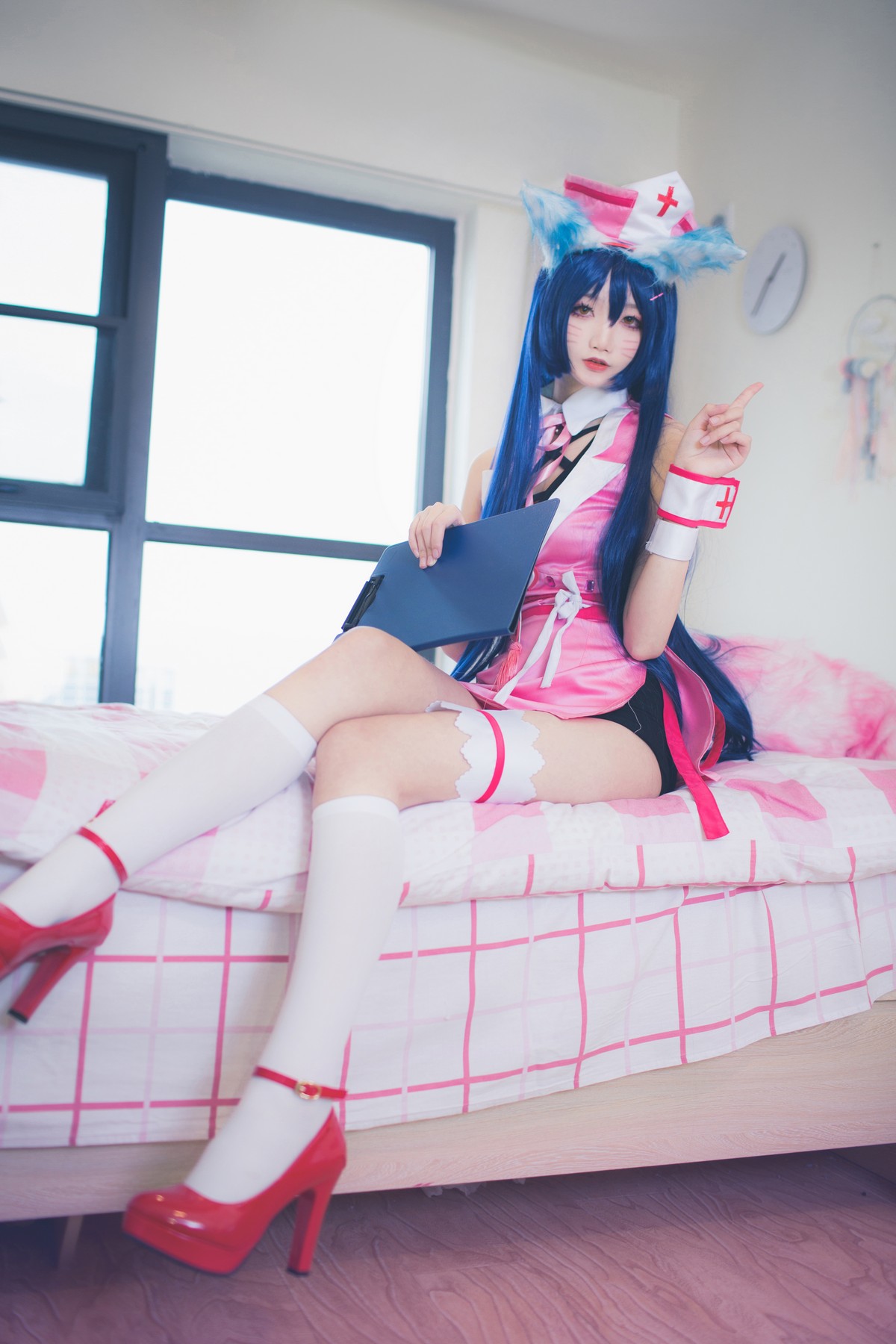 xgyw.top_清纯少女五更百鬼阿狸护士服主题私房性感护士装配白丝腿袜秀美腿诱惑写真37P