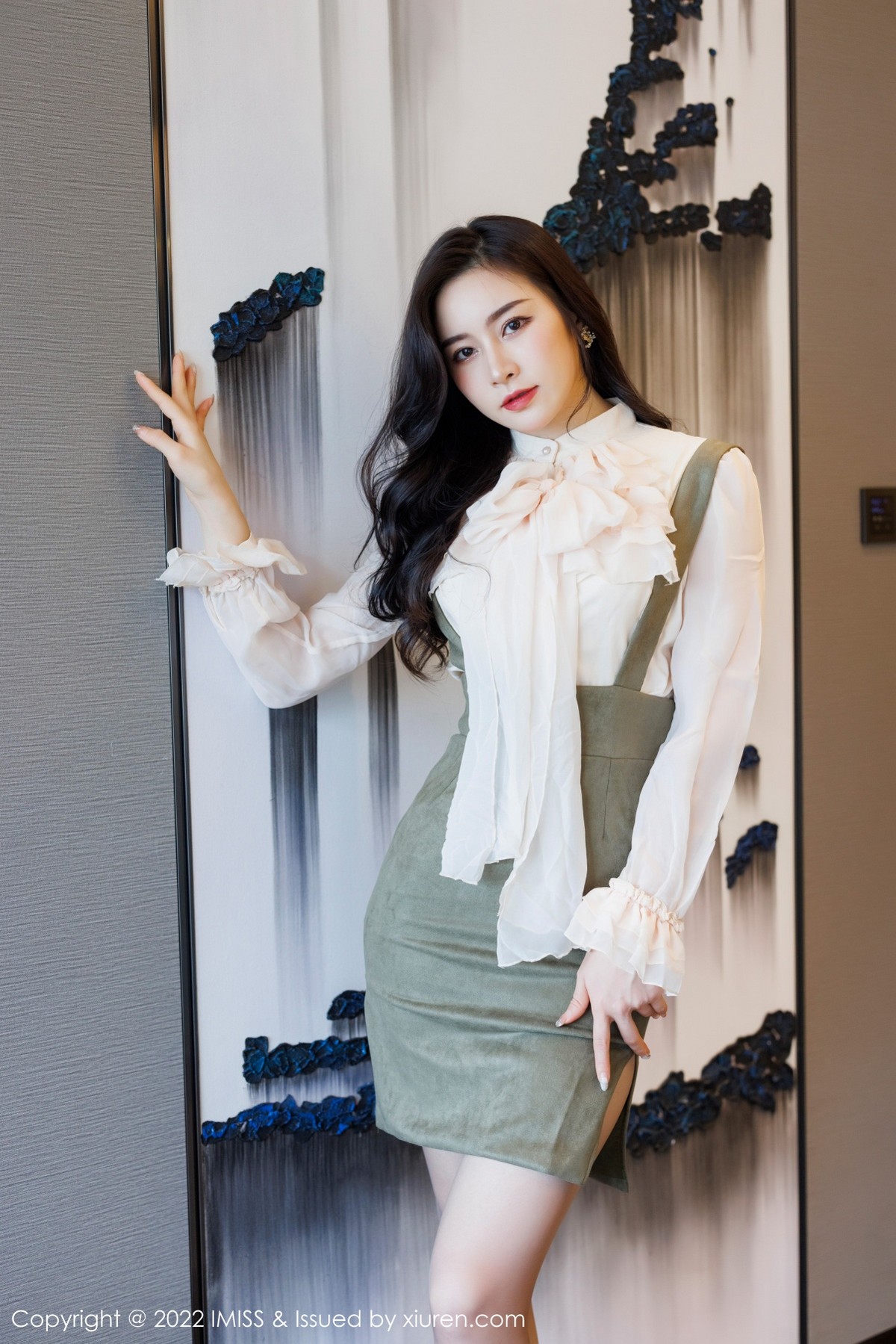 xgyw.top_[IMISS爱蜜社]Vol.664_气质美女Vanessa脱典雅白色服饰露蕾丝内衣原色丝袜诱惑写真71P