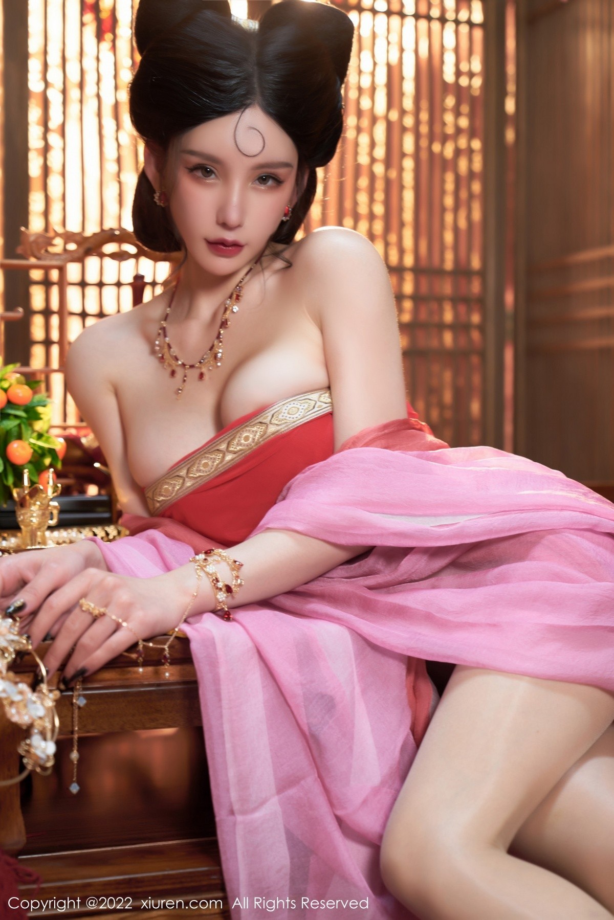 xgyw.top_XiuRen第4575期_女神周于希Sally三亚旅拍妲己角色扮演古装服饰性感迷人写真74P