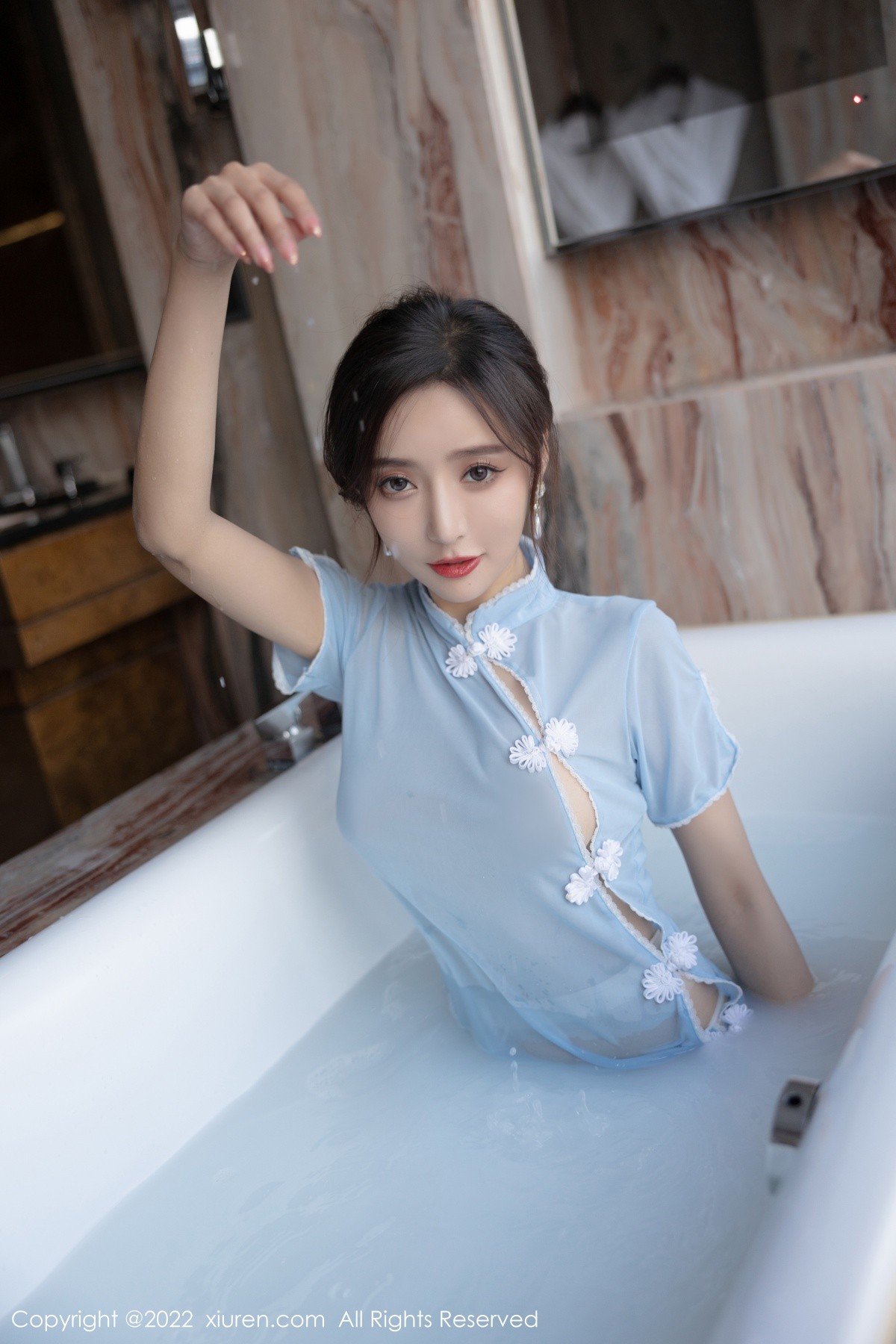 xgyw.top_XiuRen第4581期_女神王馨瑶yanni户外性感蓝色长裙 浴室轻透服饰完美诱惑写真81P