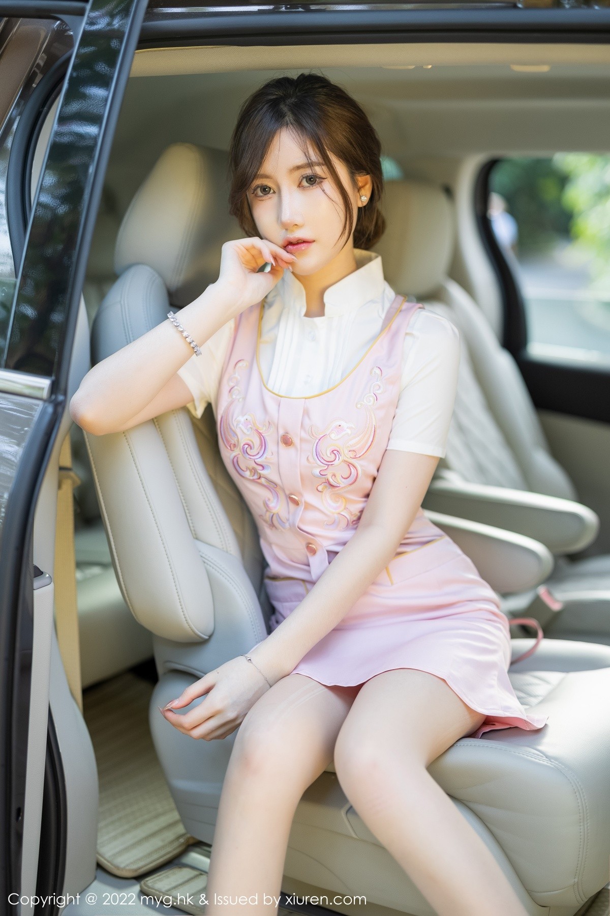 xgyw.top_[MyGirl美媛馆]Vol.626_模特美桃酱珠三角旅拍户外脱粉色连衣裙露蕾丝内衣诱惑写真112P