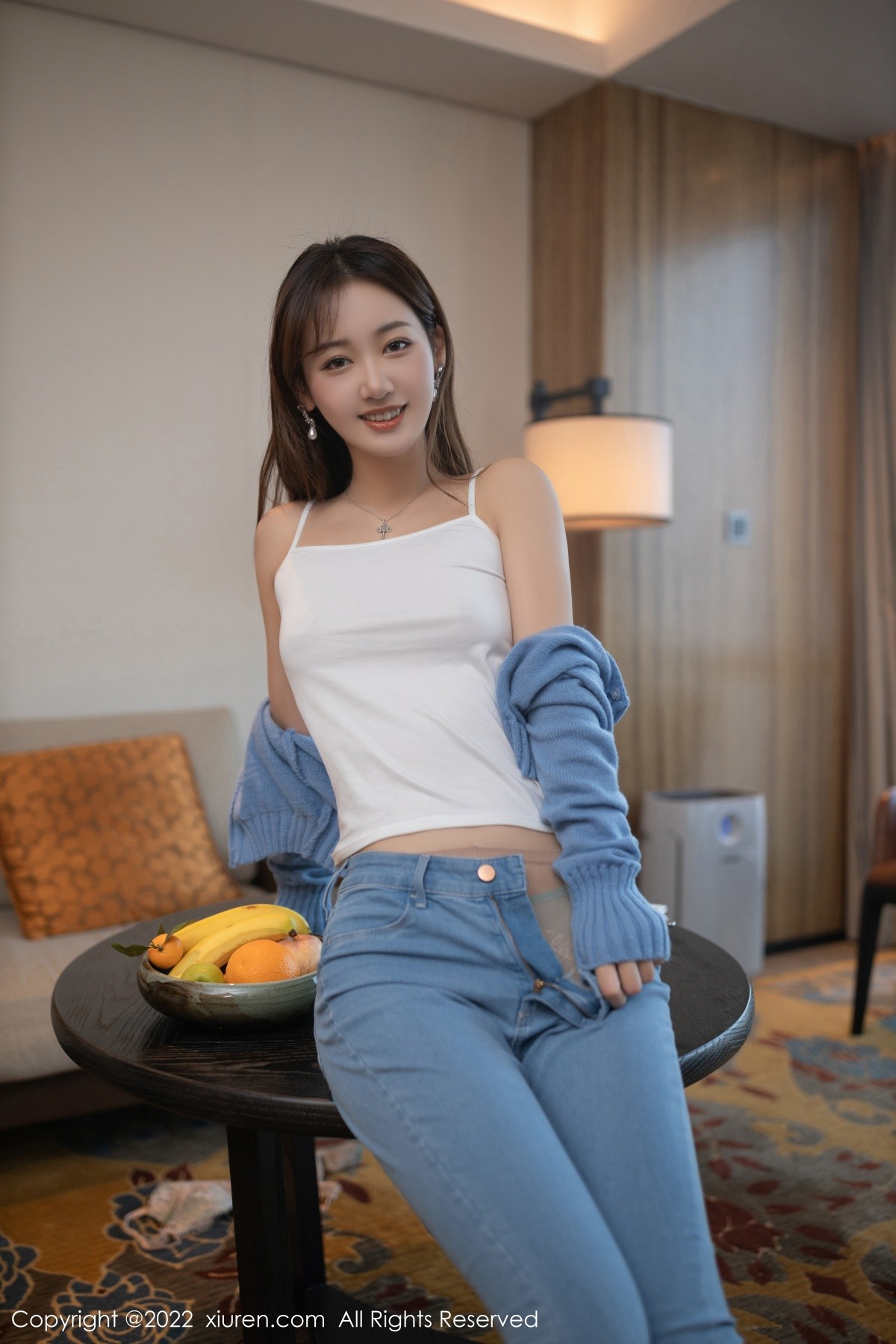 xgyw.top_XiuRen第4582期_模特唐安琪小学妹角色扮演轻透白色上衣配牛仔裤性感迷人写真73P