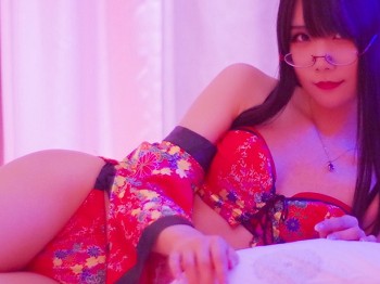 动漫博主曉美媽红色浴衣主题私人半脱浴衣露性感内衣秀完美身材迷人骚扰写真35P