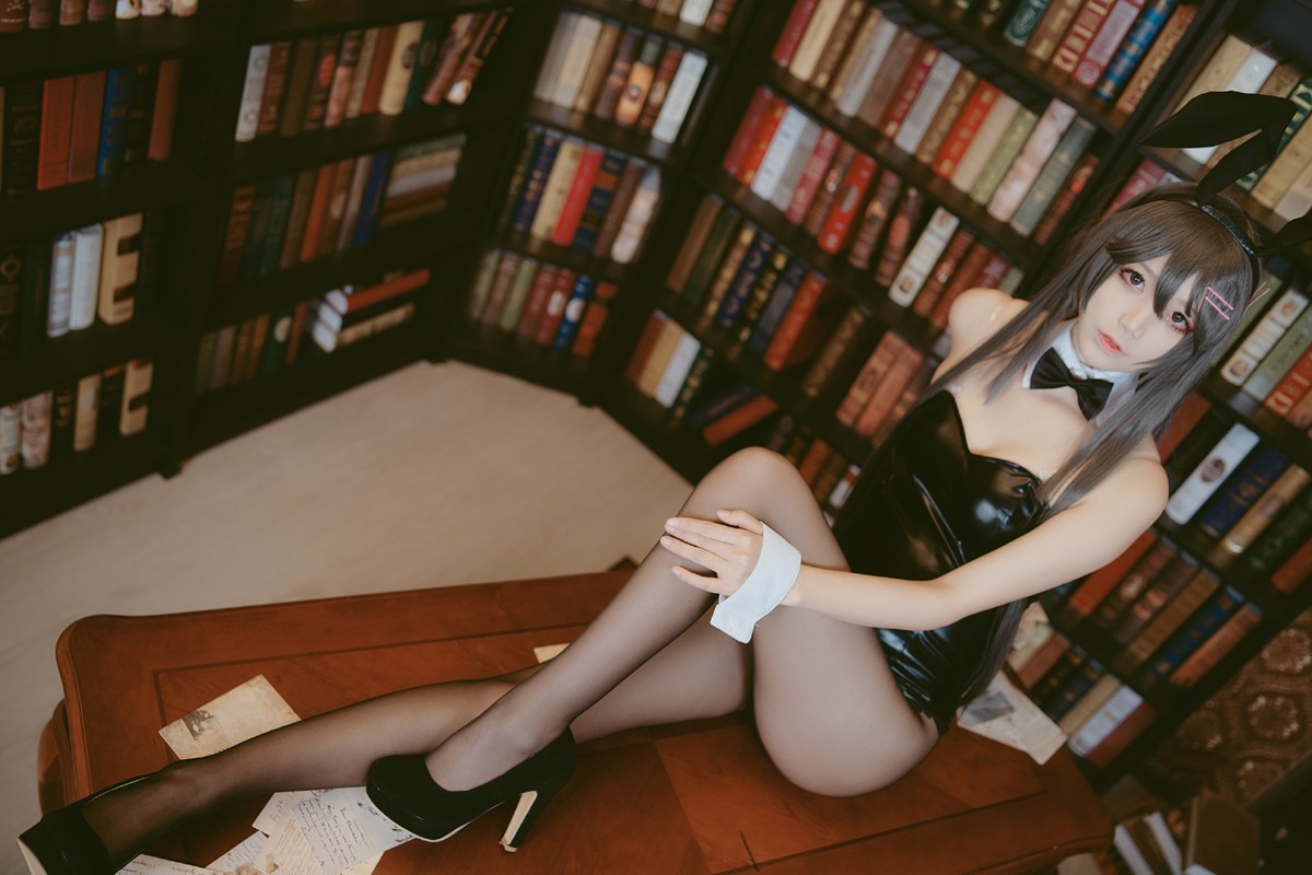 xgyw.top_清纯少女五更百鬼樱岛麻衣兔女郎主题性感黑色低胸连体衣配黑丝裤袜诱惑写真38P