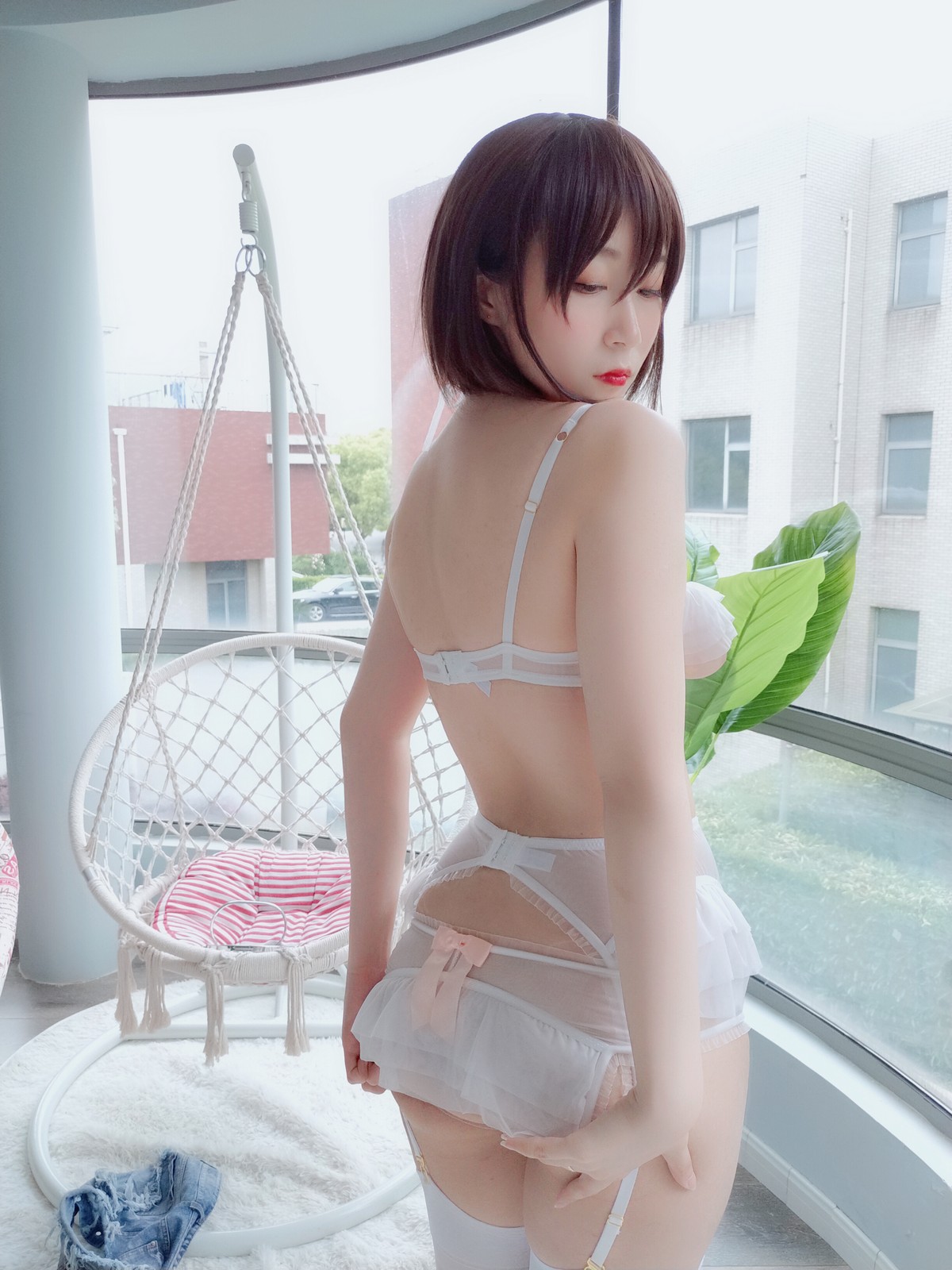 xgyw.top_Coser小姐姐白银不后悔主题私房性感白色内衣配白丝吊袜秀完美身材诱惑写真30P