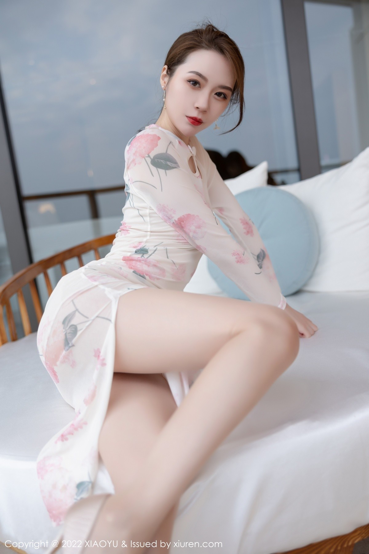 xgyw.top_[XiaoYu画语界]Vol.717_模特梦心玥惠州旅拍性感粉色花纹旗袍配原色丝袜迷人诱惑写真74P
