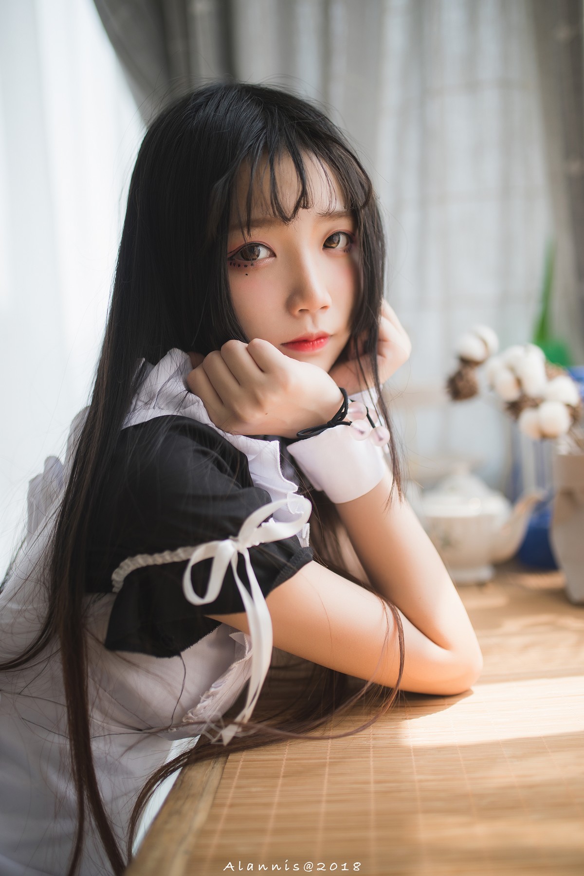 xgyw.top_清纯少女五更百鬼女仆主题私房床上性感女仆装配白丝吊袜秀翘臀美腿诱惑写真31P