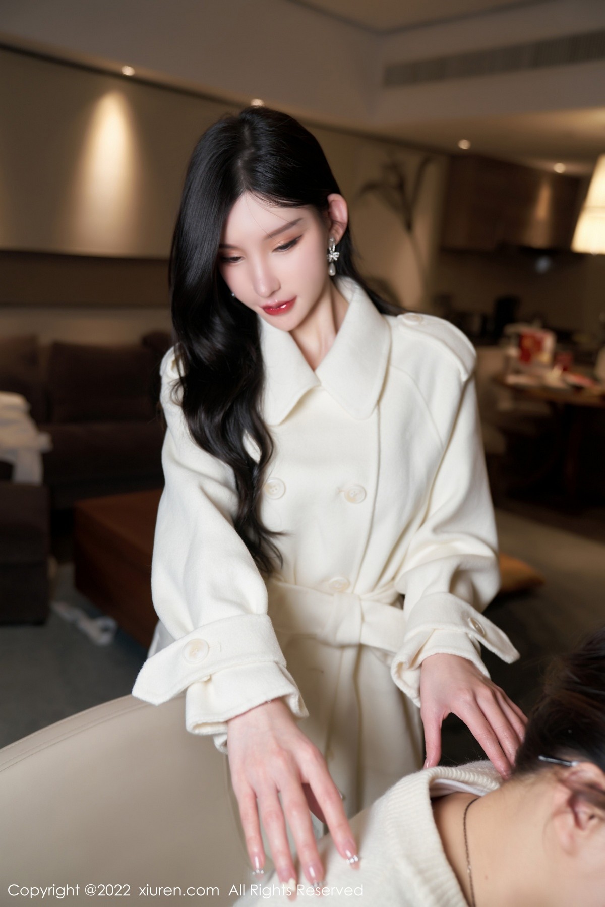 xgyw.top_XiuRen第4594期_女神周于希Sally三亚旅拍性感黑色吊裙配黑丝吊袜撩人诱惑写真70P