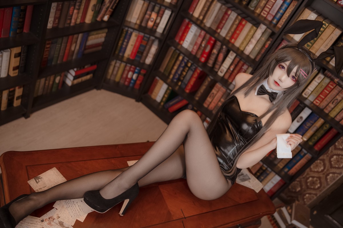 xgyw.top_清纯少女五更百鬼樱岛麻衣兔女郎主题性感黑色低胸连体衣配黑丝裤袜诱惑写真38P