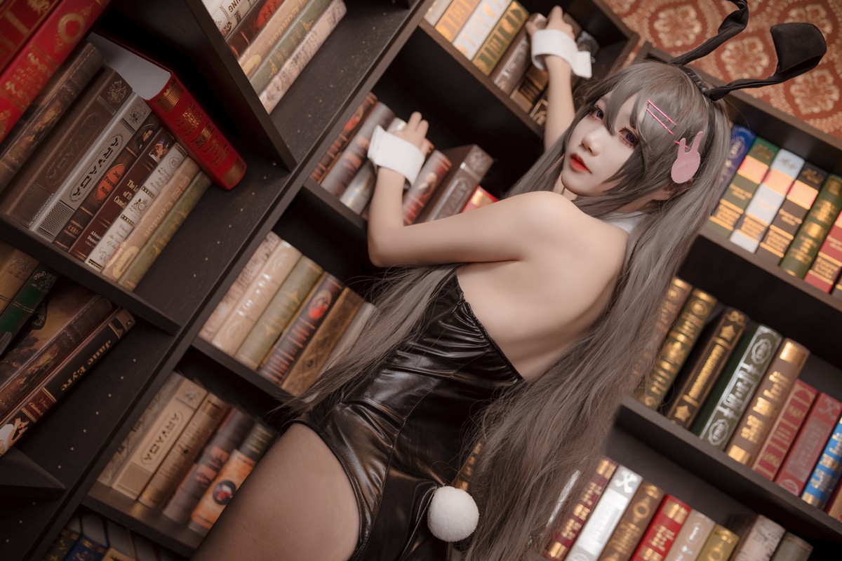 xgyw.top_清纯少女五更百鬼樱岛麻衣兔女郎主题性感黑色低胸连体衣配黑丝裤袜诱惑写真38P
