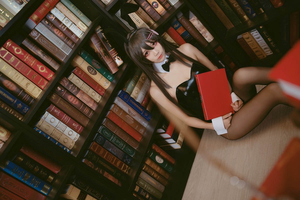 xgyw.top_清纯少女五更百鬼樱岛麻衣兔女郎主题性感黑色低胸连体衣配黑丝裤袜诱惑写真38P