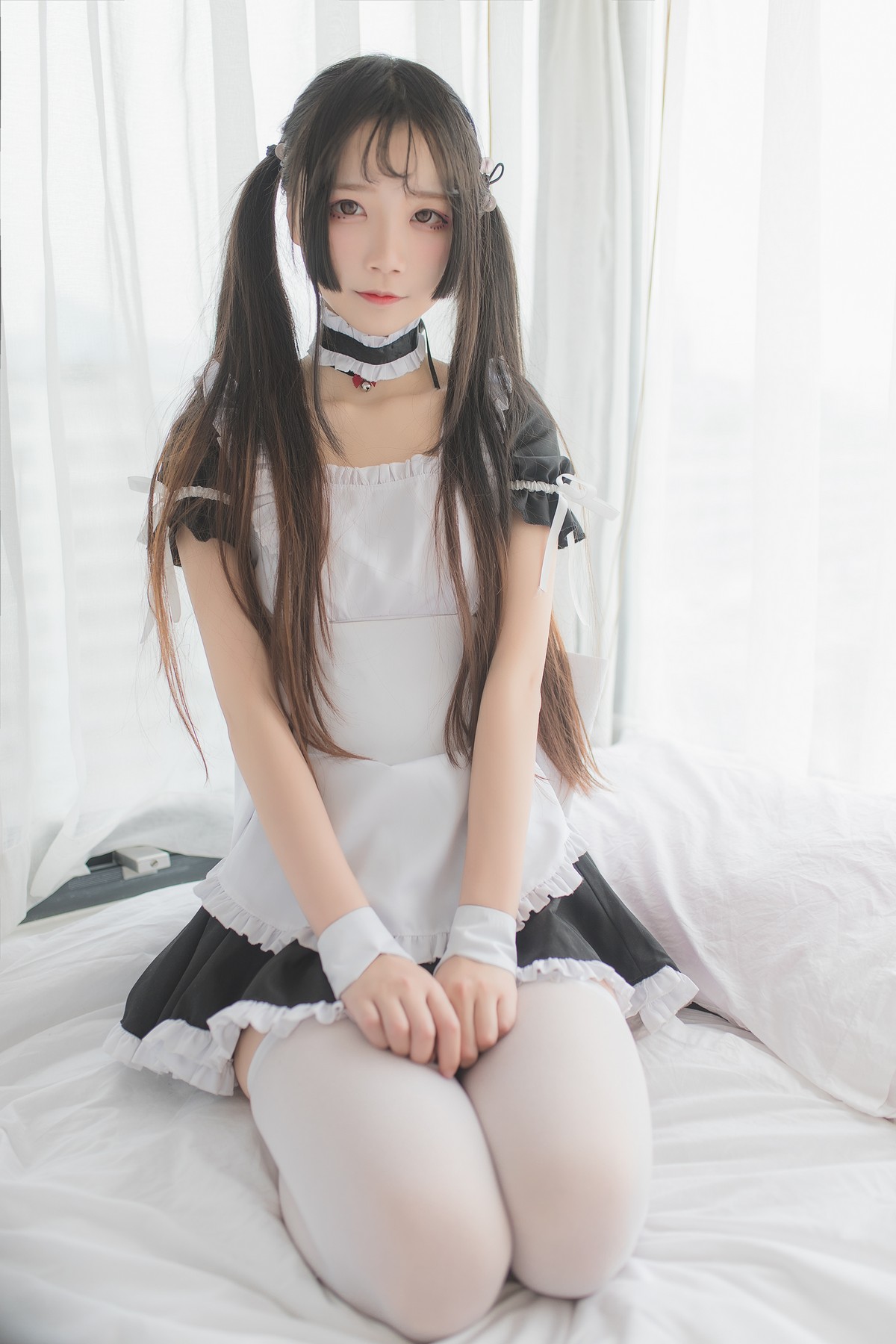 xgyw.top_清纯少女五更百鬼女仆主题私房床上性感女仆装配白丝吊袜秀翘臀美腿诱惑写真31P
