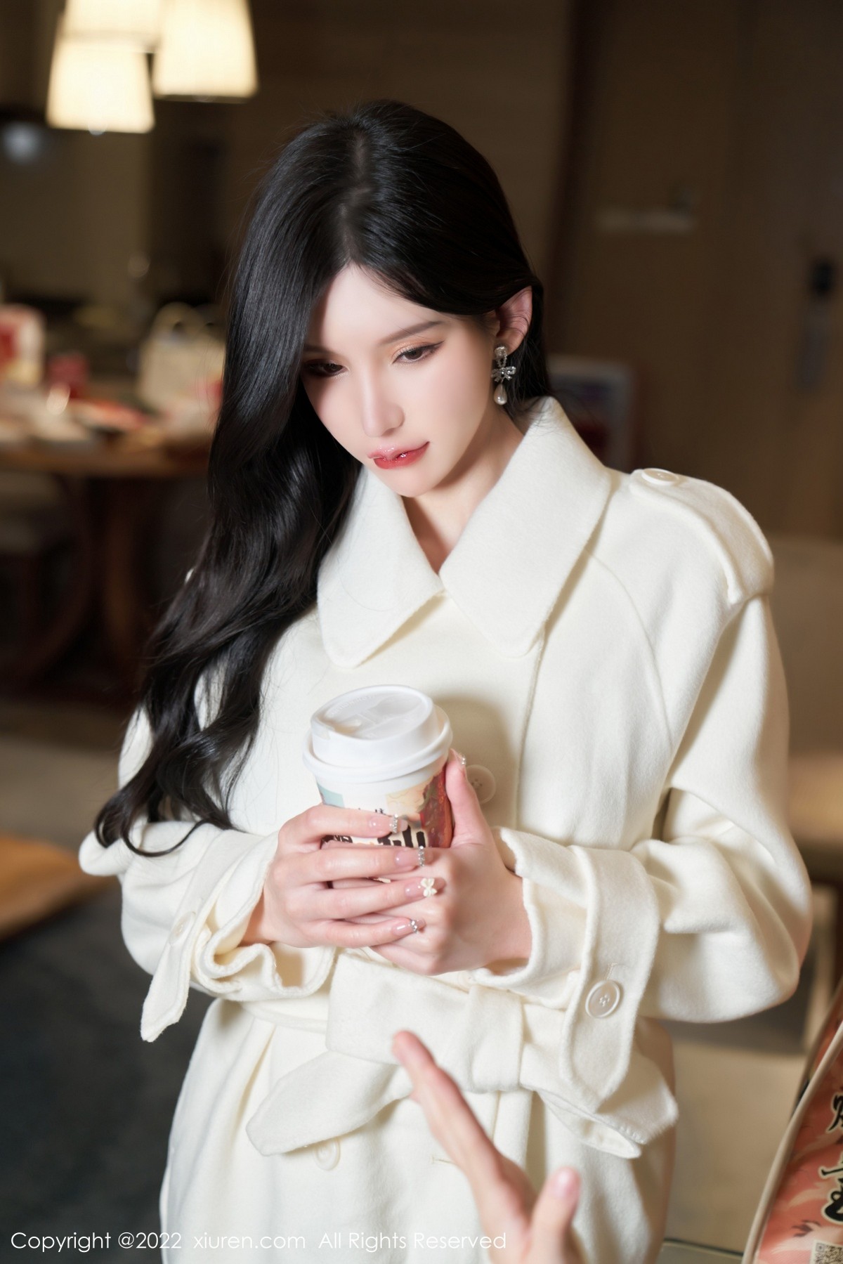 xgyw.top_XiuRen第4594期_女神周于希Sally三亚旅拍性感黑色吊裙配黑丝吊袜撩人诱惑写真70P