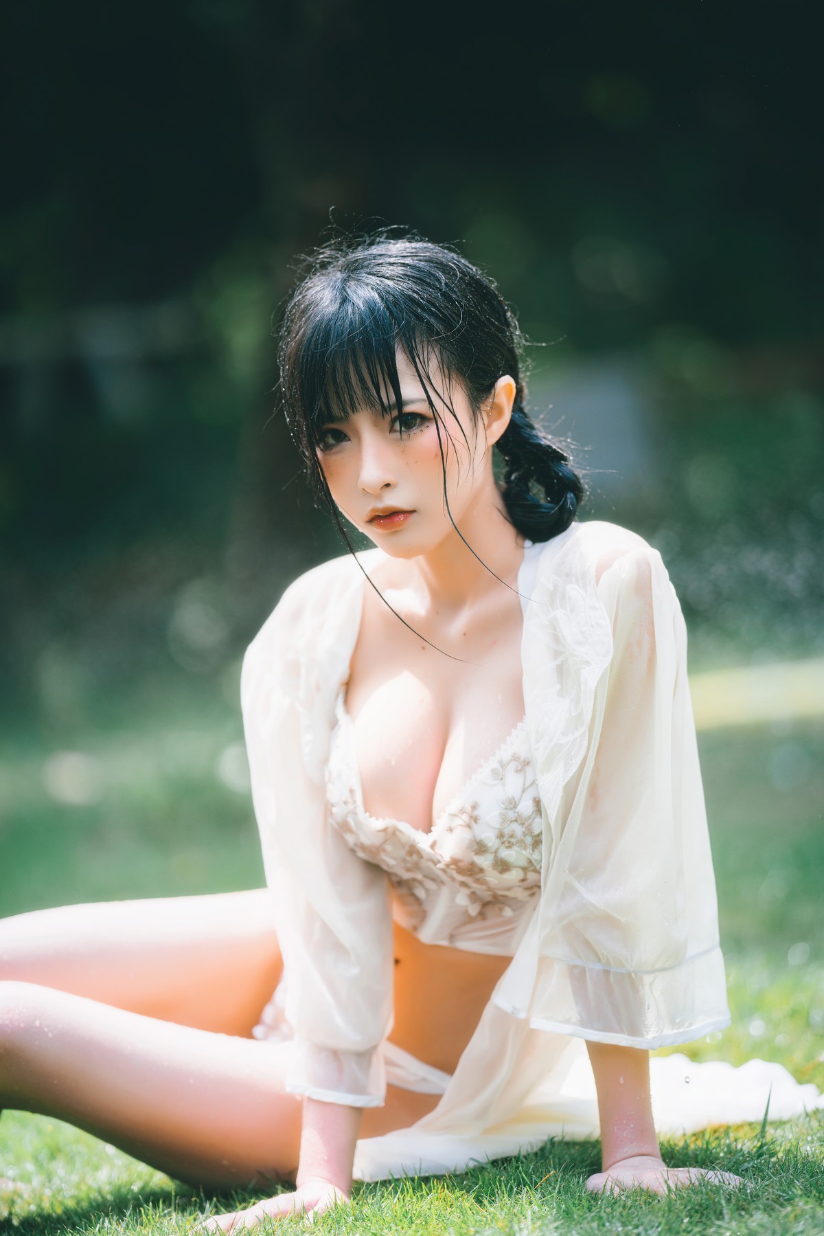 xgyw.top_性感尤物清水由乃湿水洛丽塔主题户外绿色草地上性感内衣湿身惹火诱惑写真61P