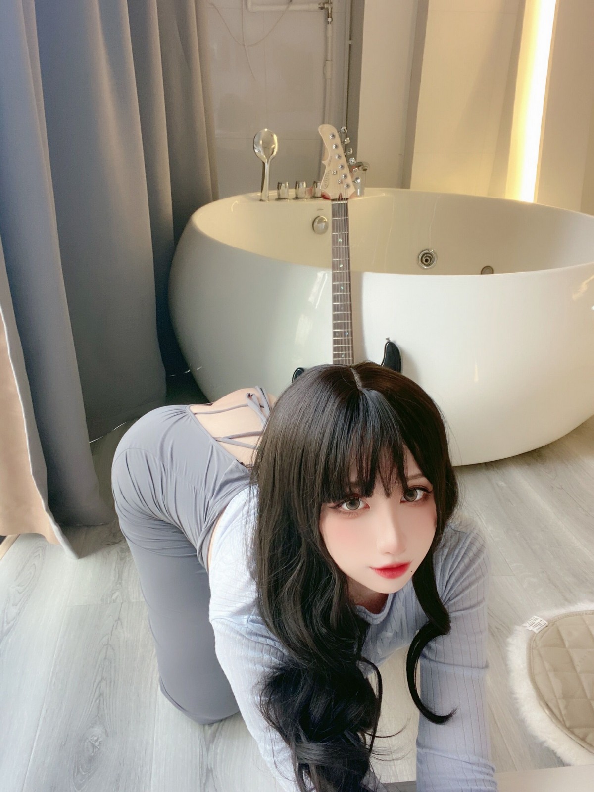 xgyw.top_动漫博主九曲Jean吉他妹妹主题私房性感针织毛衣半撩真空露豪乳半球诱惑写真40P