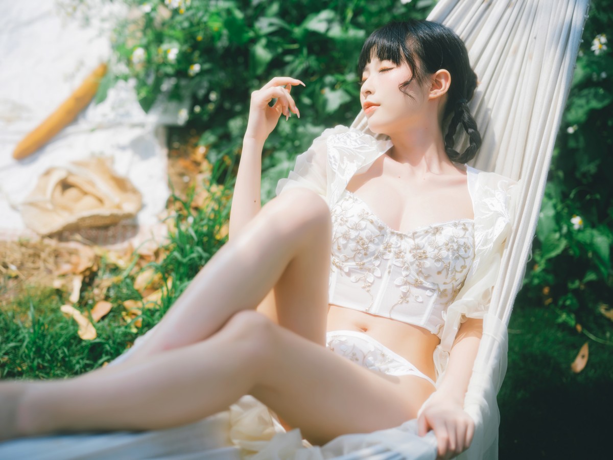 xgyw.top_性感尤物清水由乃湿水洛丽塔主题户外绿色草地上性感内衣湿身惹火诱惑写真61P