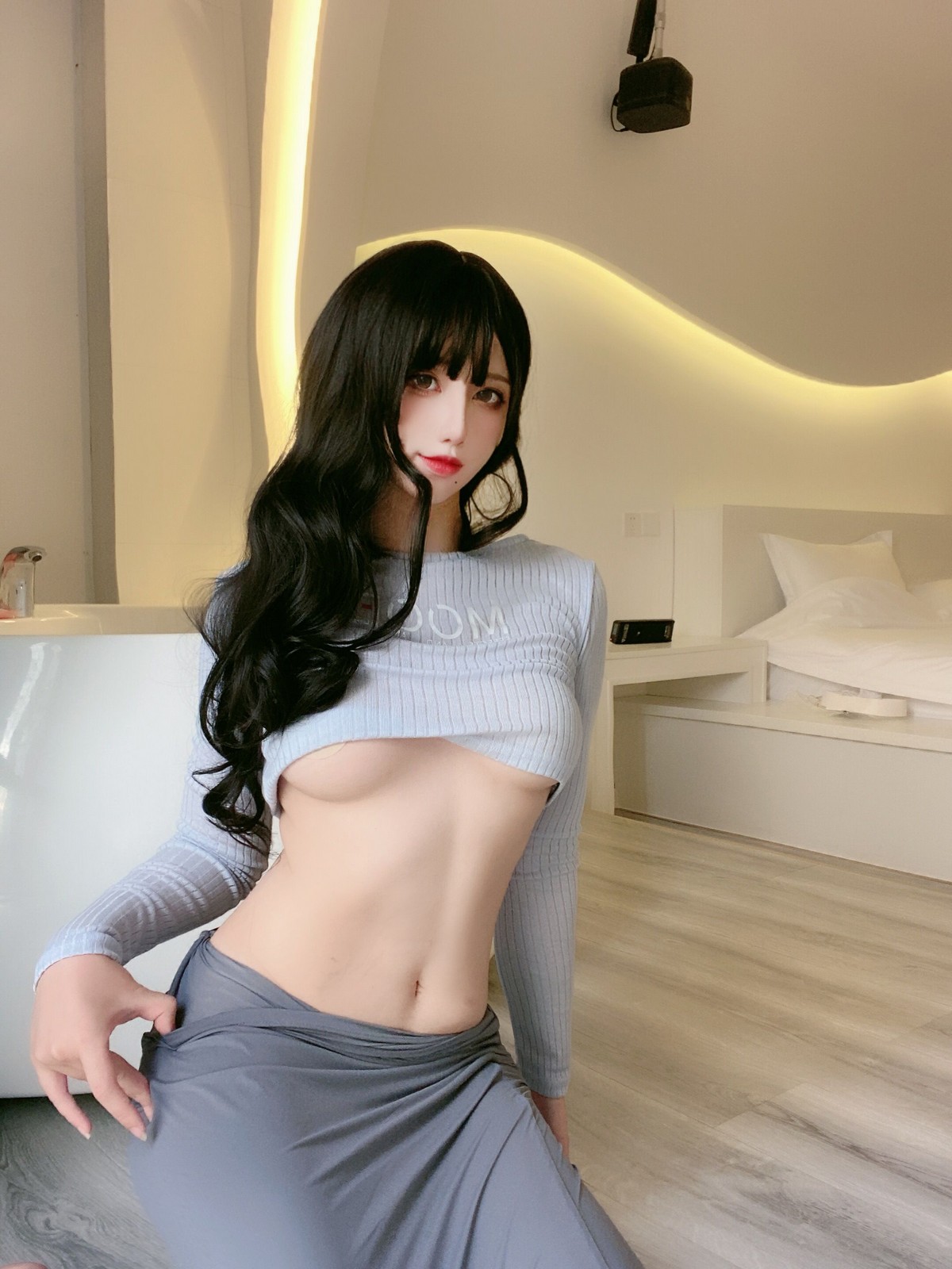 xgyw.top_动漫博主九曲Jean吉他妹妹主题私房性感针织毛衣半撩真空露豪乳半球诱惑写真40P