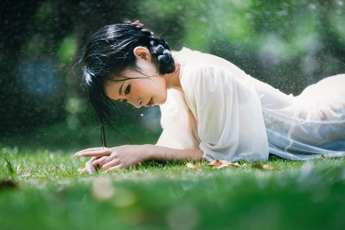 xgyw.top_性感尤物清水由乃湿水洛丽塔主题户外绿色草地上性感内衣湿身惹火诱惑写真61P