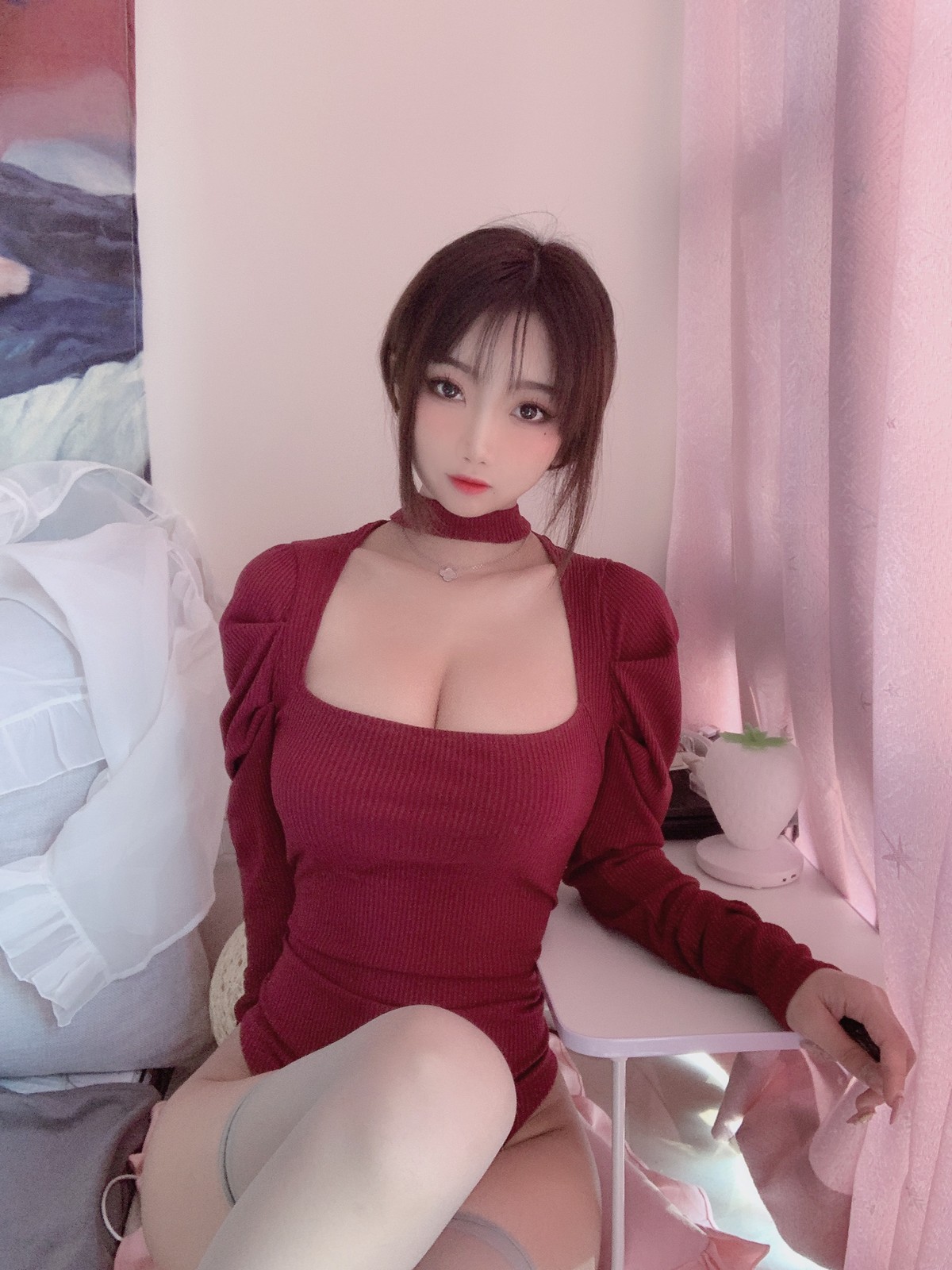 xgyw.top_白嫩美少女鬼畜瑶在不在红色毛衣主题私房低胸高叉连体毛衣秀浑圆翘臀诱惑写真50P