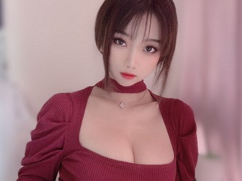 白皙美少女鬼畜瑶在不在红色毛衣主题私人低胸高叉贴身毛衣秀浑圆蜜桃臀骚扰写真50P