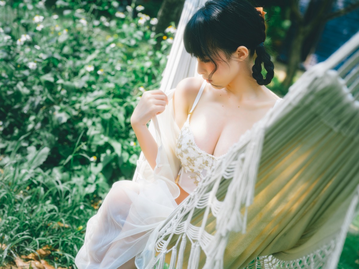 xgyw.top_性感尤物清水由乃湿水洛丽塔主题户外绿色草地上性感内衣湿身惹火诱惑写真61P
