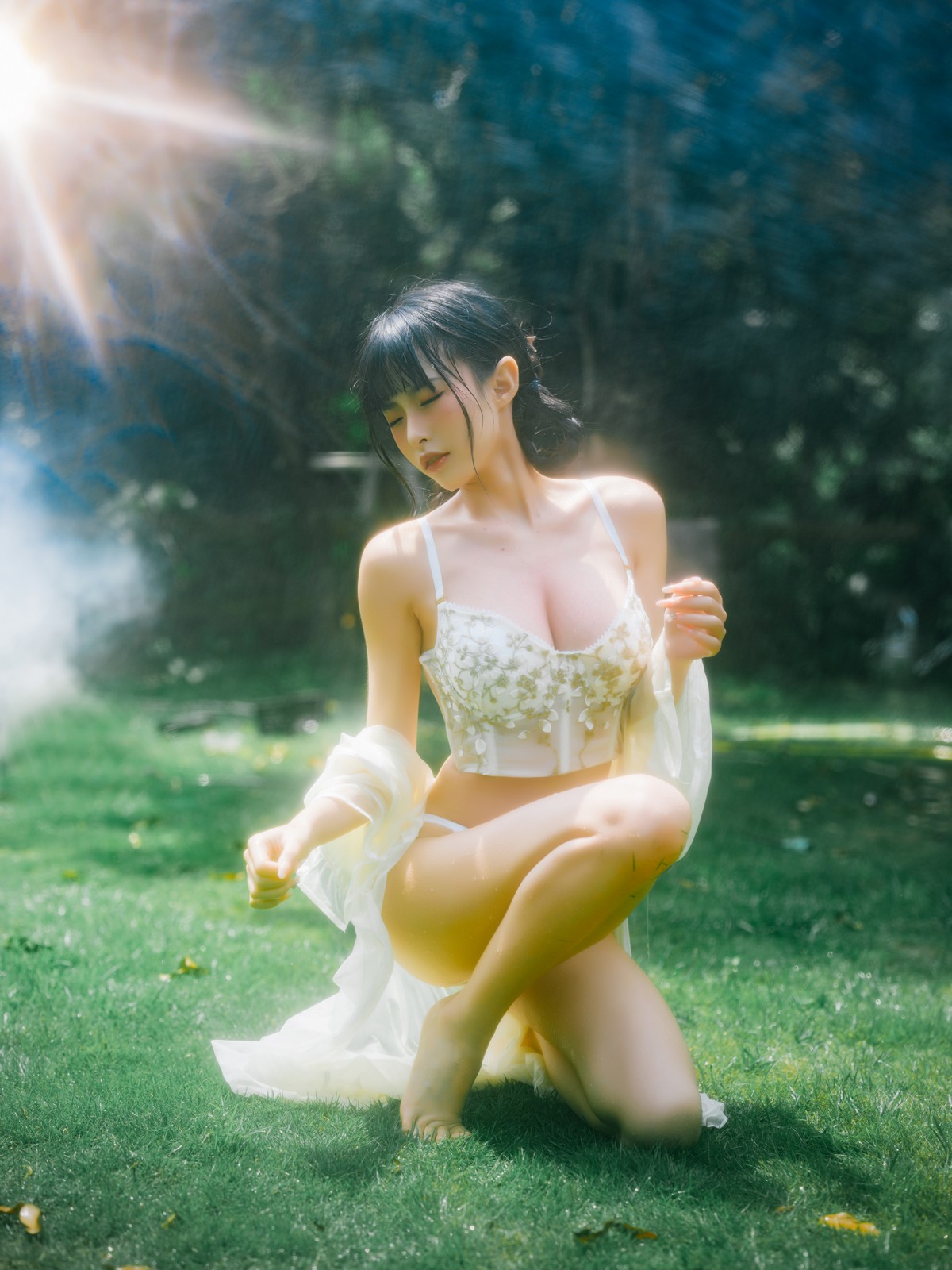 xgyw.top_性感尤物清水由乃湿水洛丽塔主题户外绿色草地上性感内衣湿身惹火诱惑写真61P