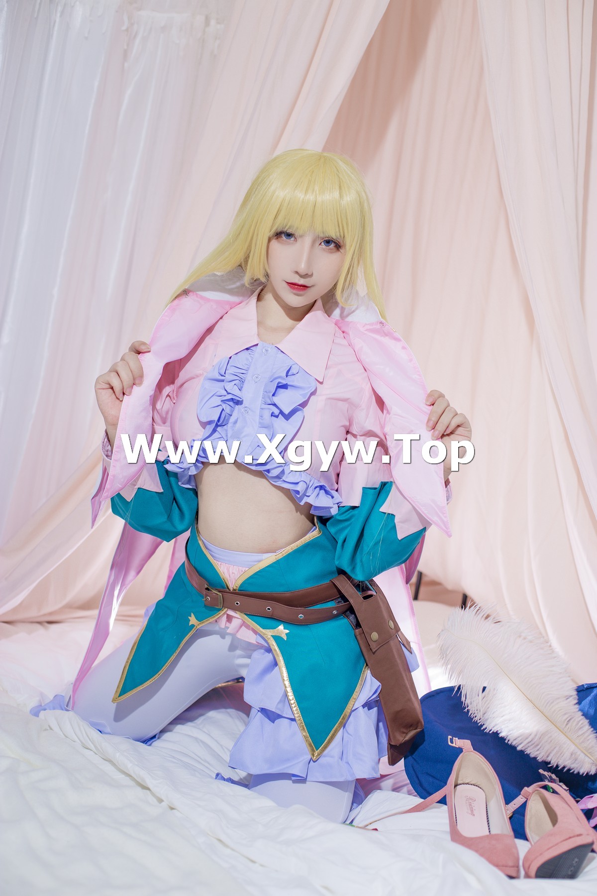 xgyw.top_动漫博主九曲Jean迪昂主题私房半脱性感服饰露粉色上衣配黑色内裤诱惑写真39P