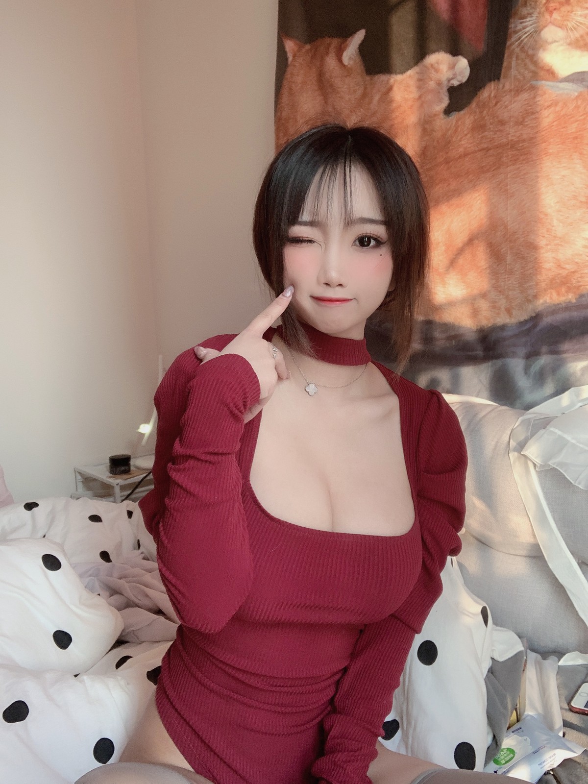 xgyw.top_白嫩美少女鬼畜瑶在不在红色毛衣主题私房低胸高叉连体毛衣秀浑圆翘臀诱惑写真50P