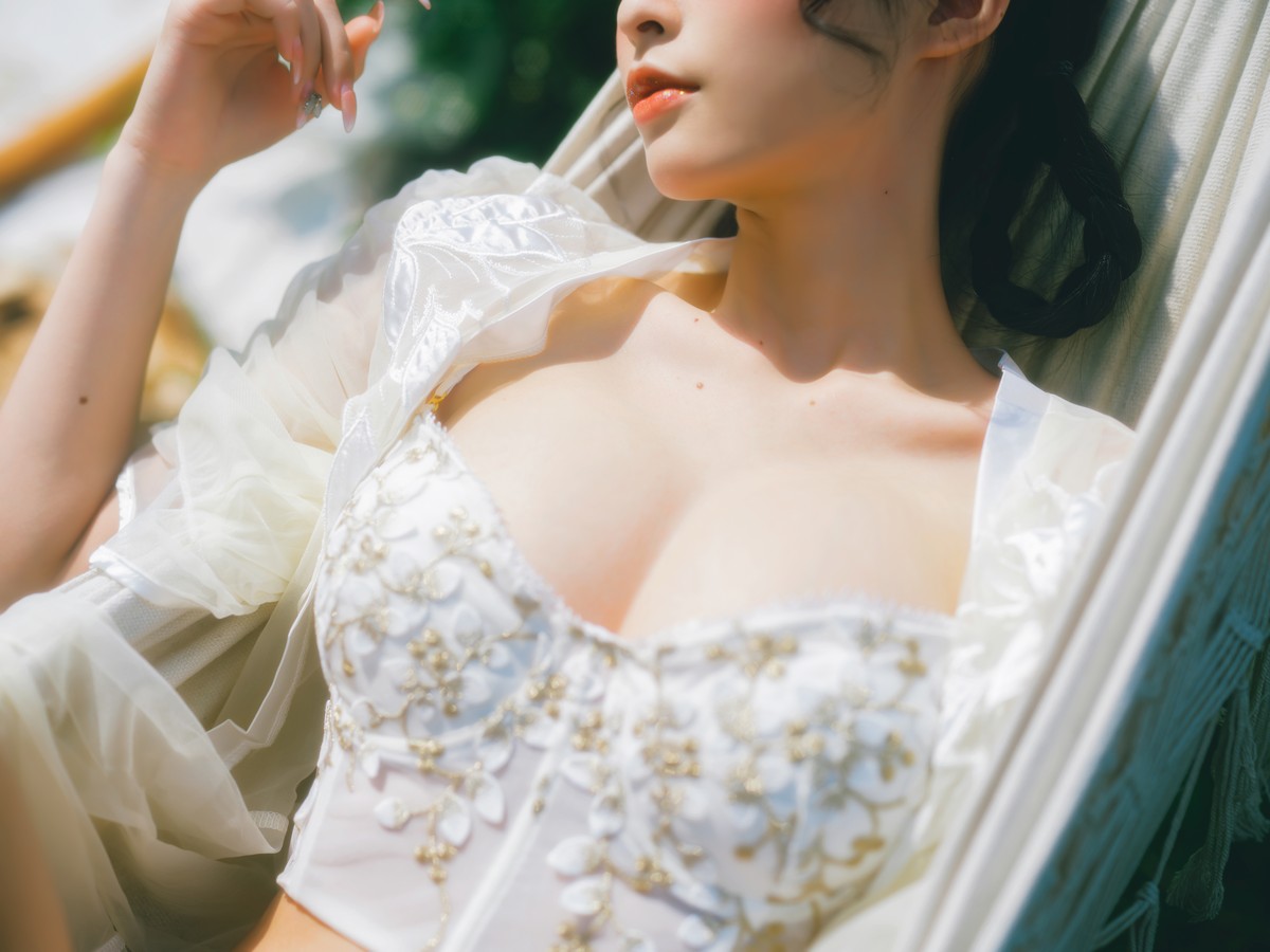 xgyw.top_性感尤物清水由乃湿水洛丽塔主题户外绿色草地上性感内衣湿身惹火诱惑写真61P